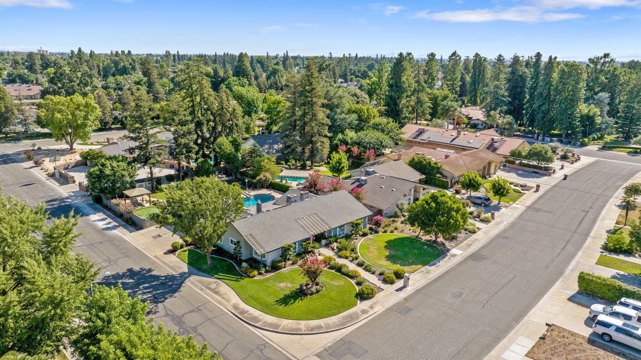 587 E Camelia Ave, Tulare, CA 93274