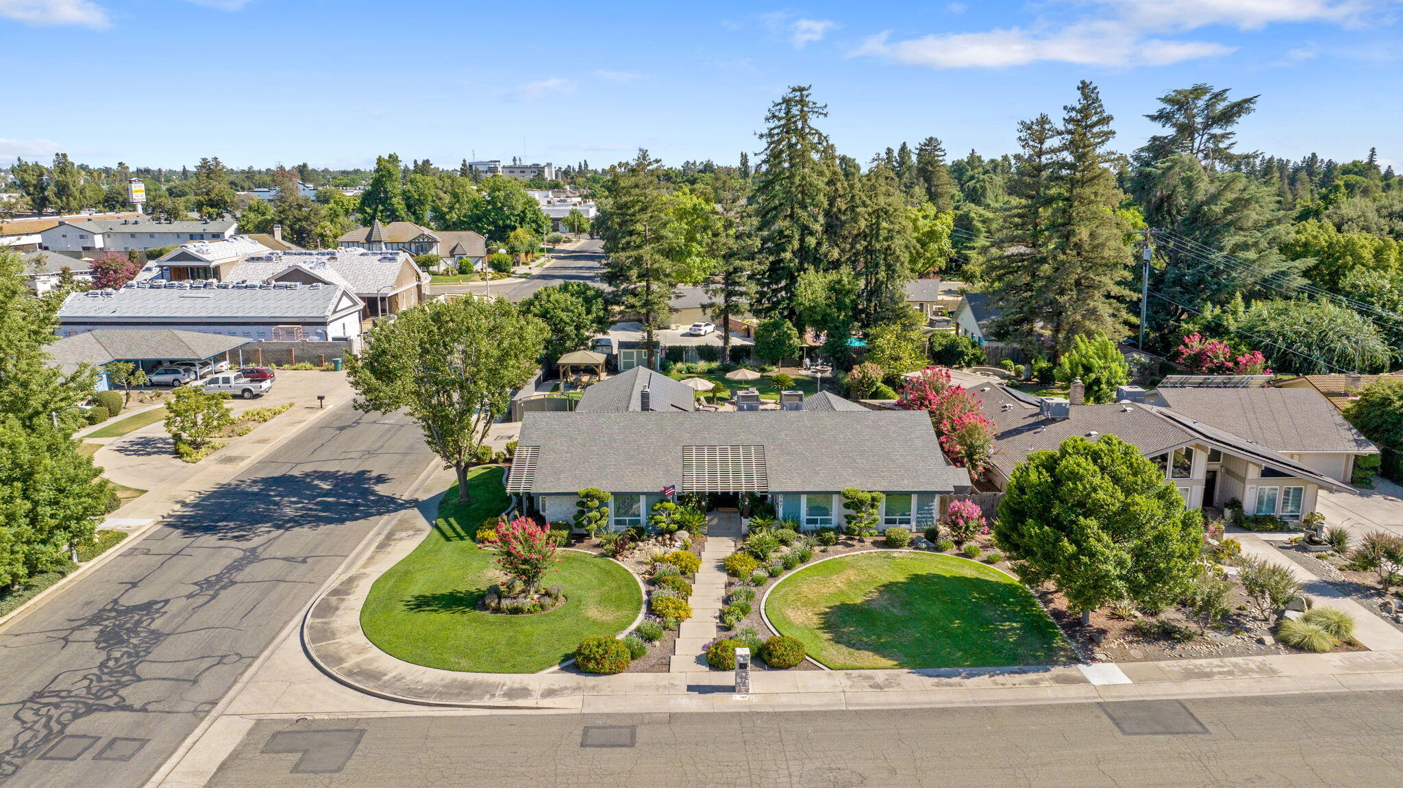 587 E Camelia Ave, Tulare, CA 93274