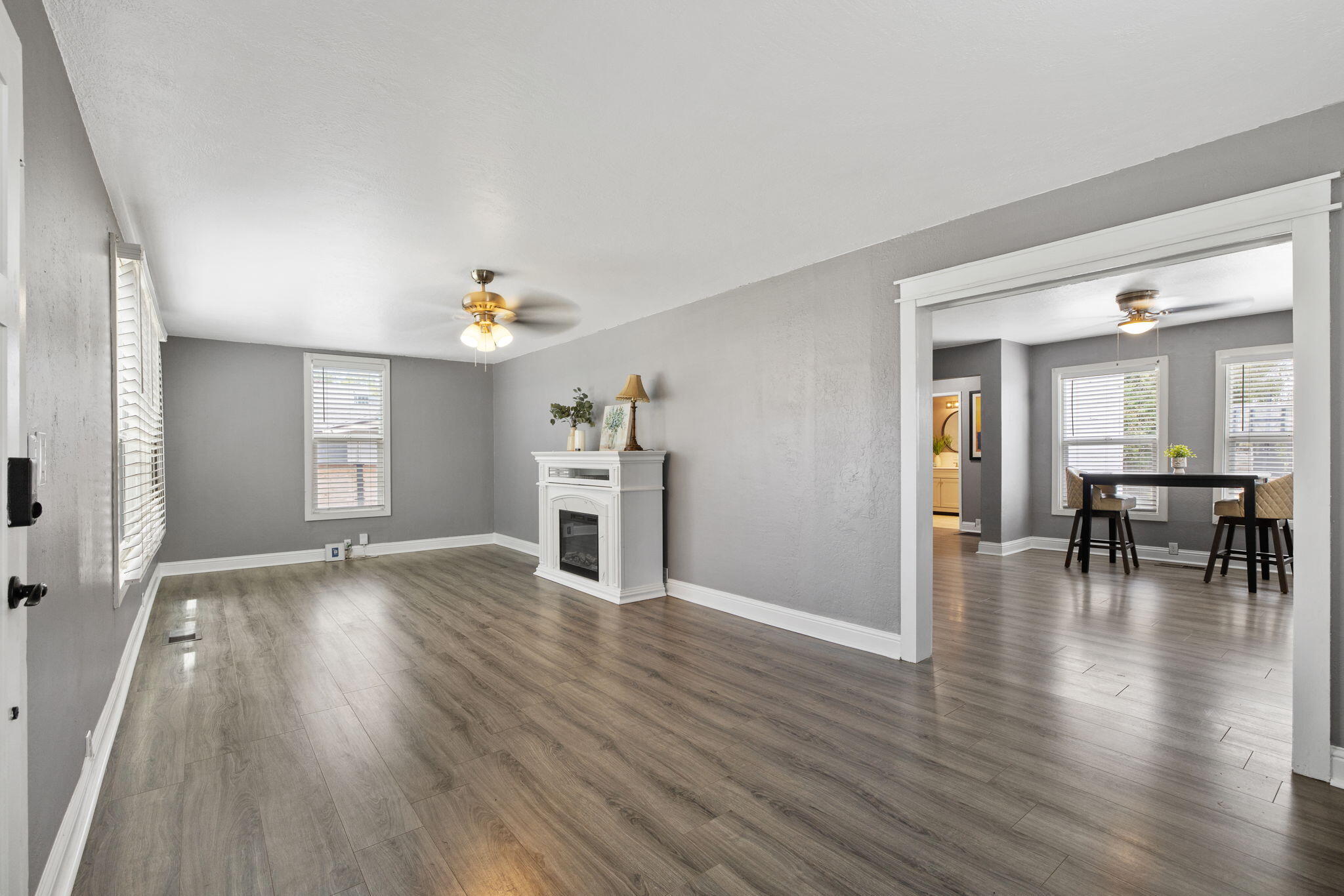 224 E 10th St, Hanford, CA 93230