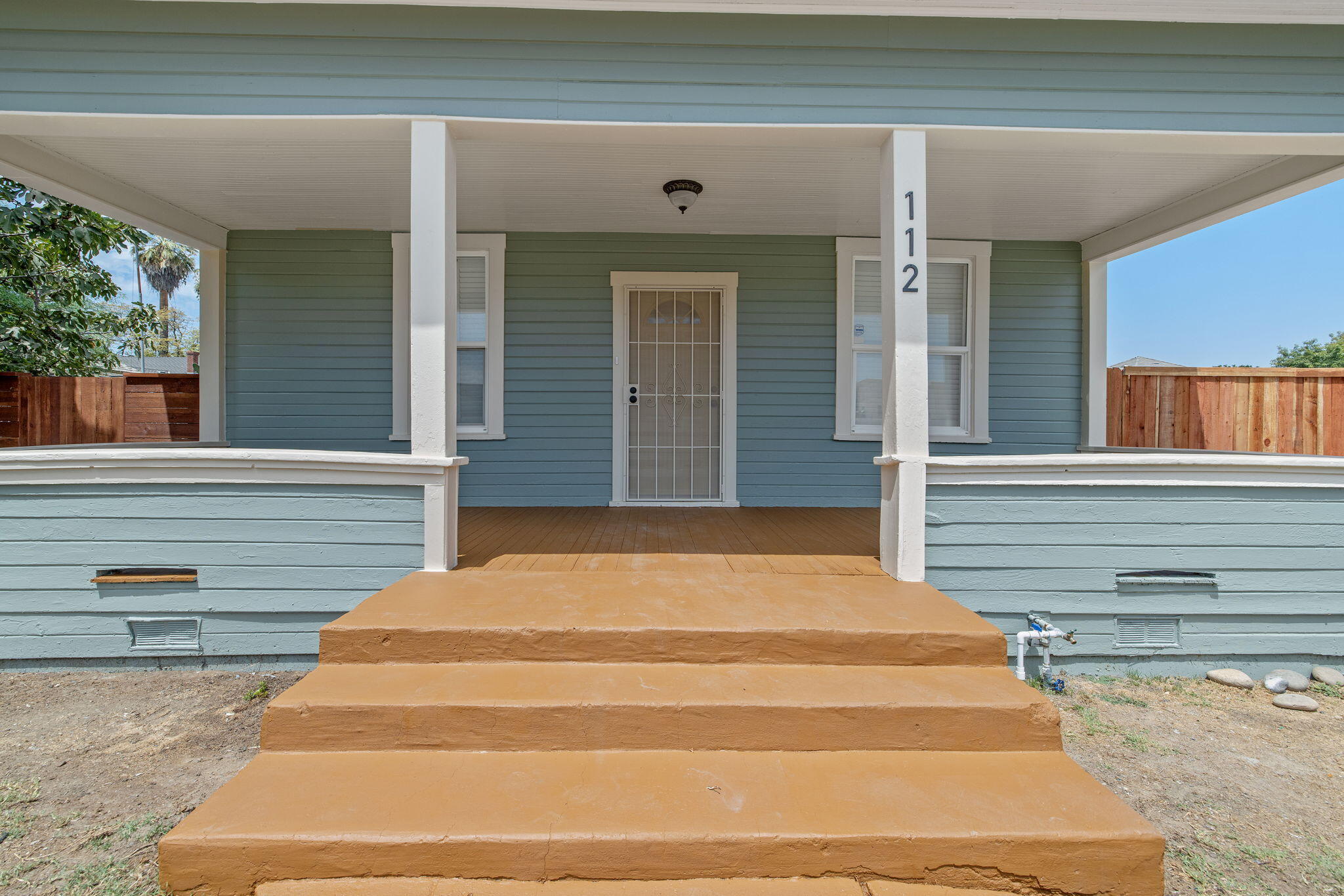 112 Irwin Ct, Hanford, CA 93230