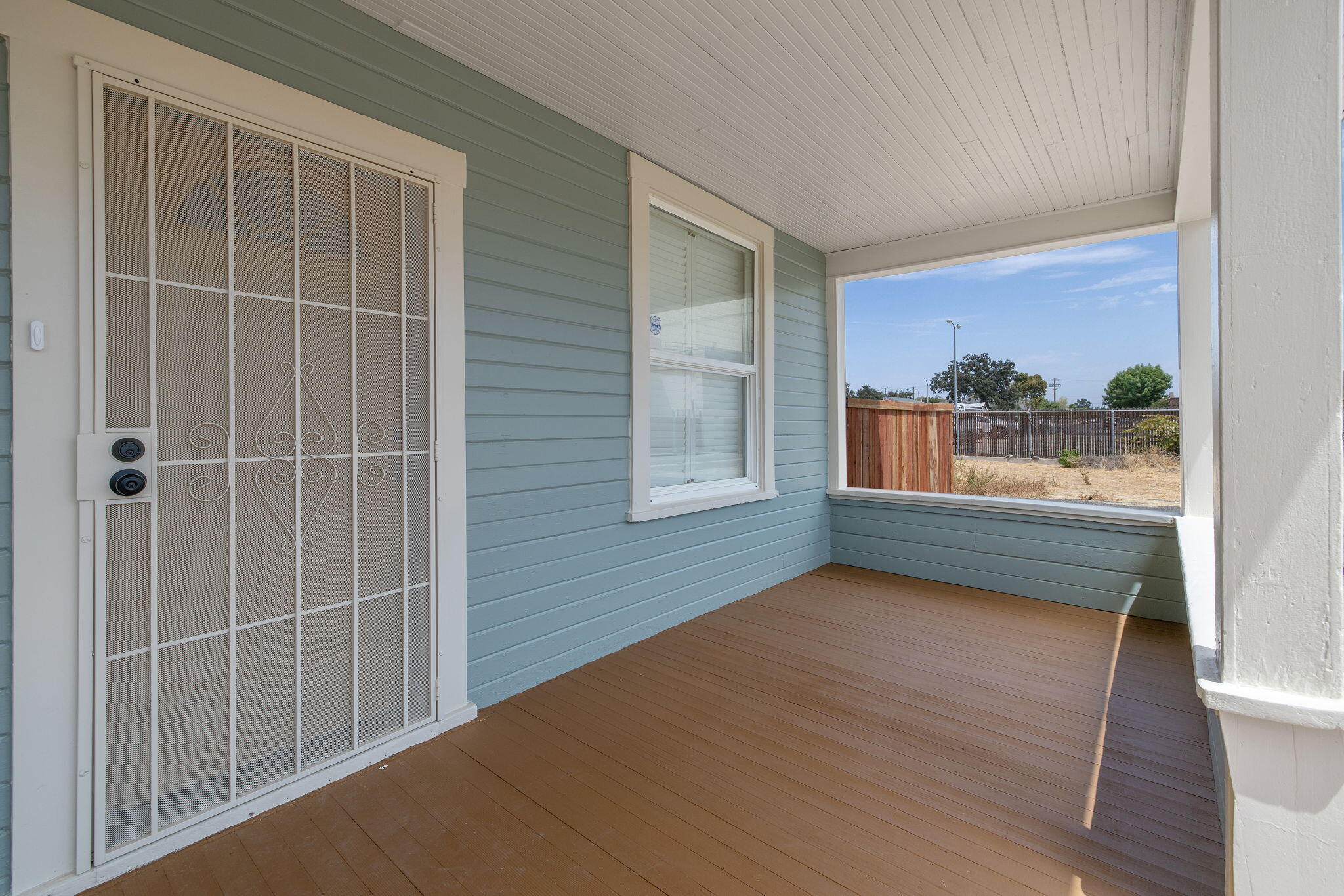 112 Irwin Ct, Hanford, CA 93230