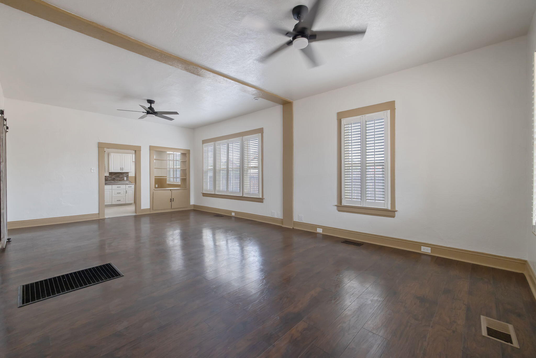 112 Irwin Ct, Hanford, CA 93230