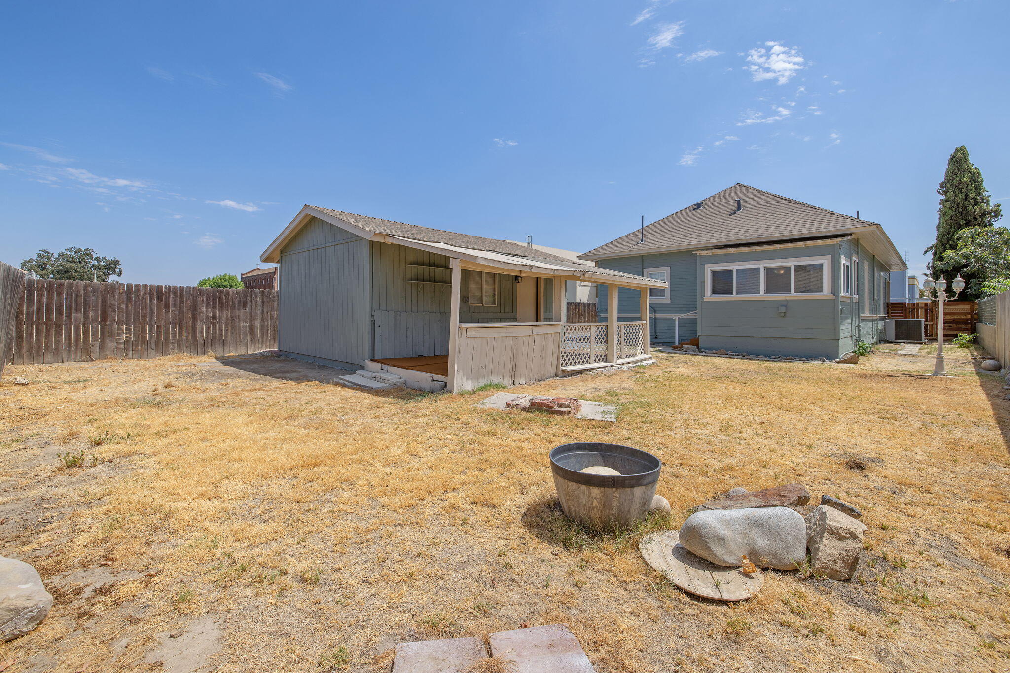 112 Irwin Ct, Hanford, CA 93230