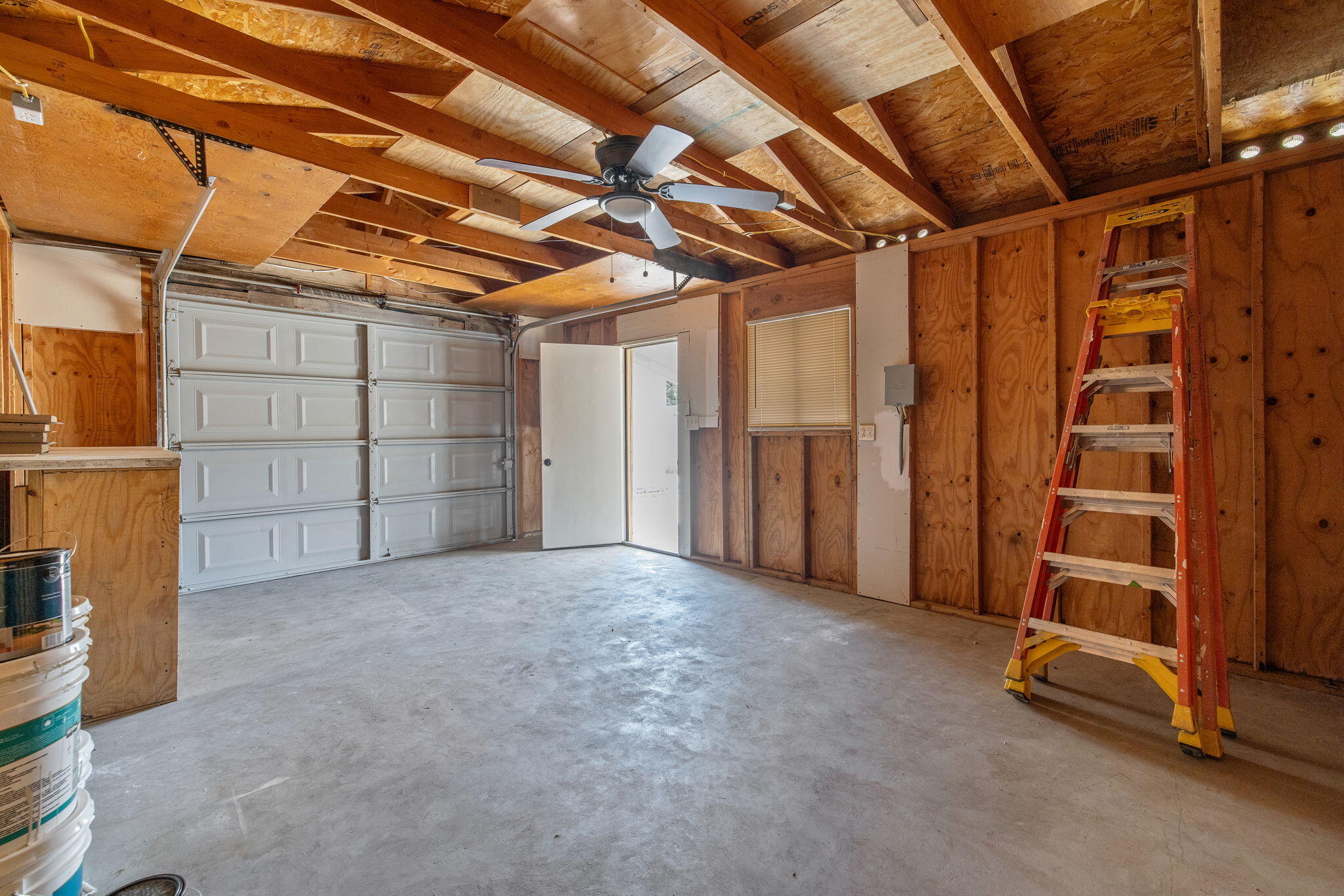 112 Irwin Ct, Hanford, CA 93230