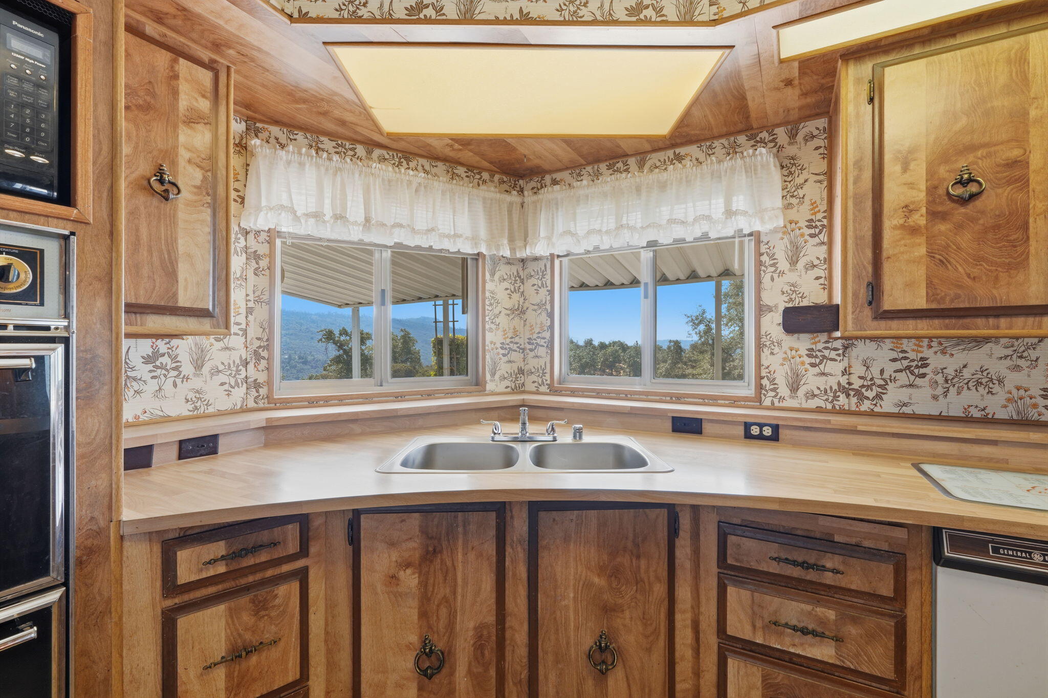 52575 Hogback Dr, Miramonte, CA 93641