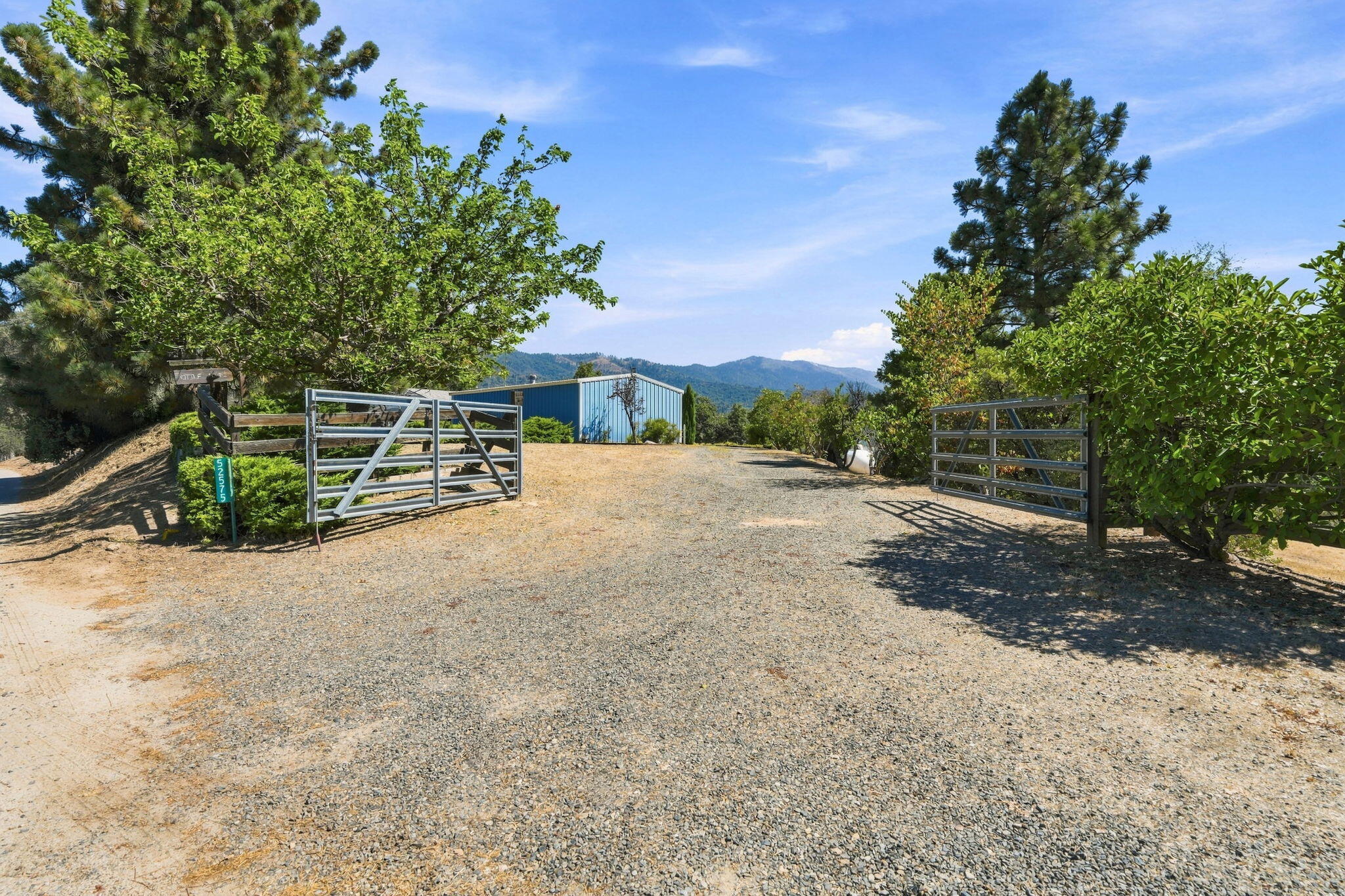 52575 Hogback Dr, Miramonte, CA 93641