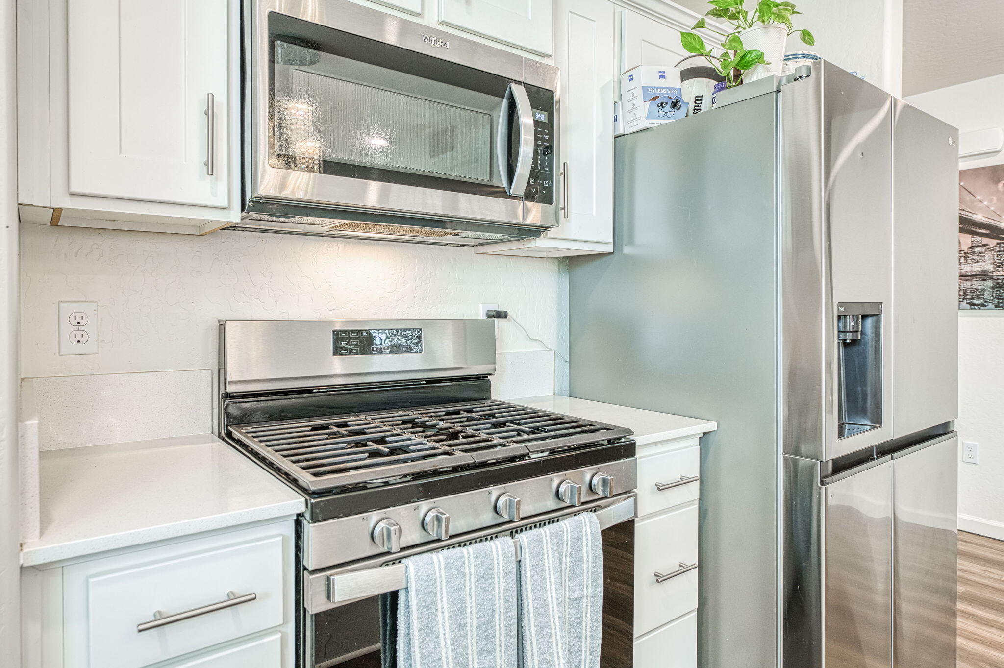 545 W Bravo Ave, Woodlake, CA 93286