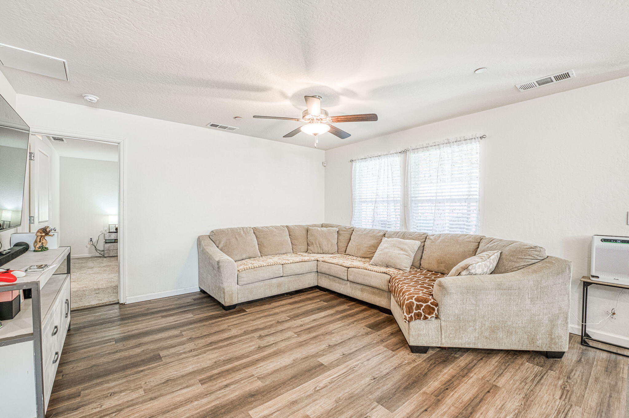 545 W Bravo Ave, Woodlake, CA 93286