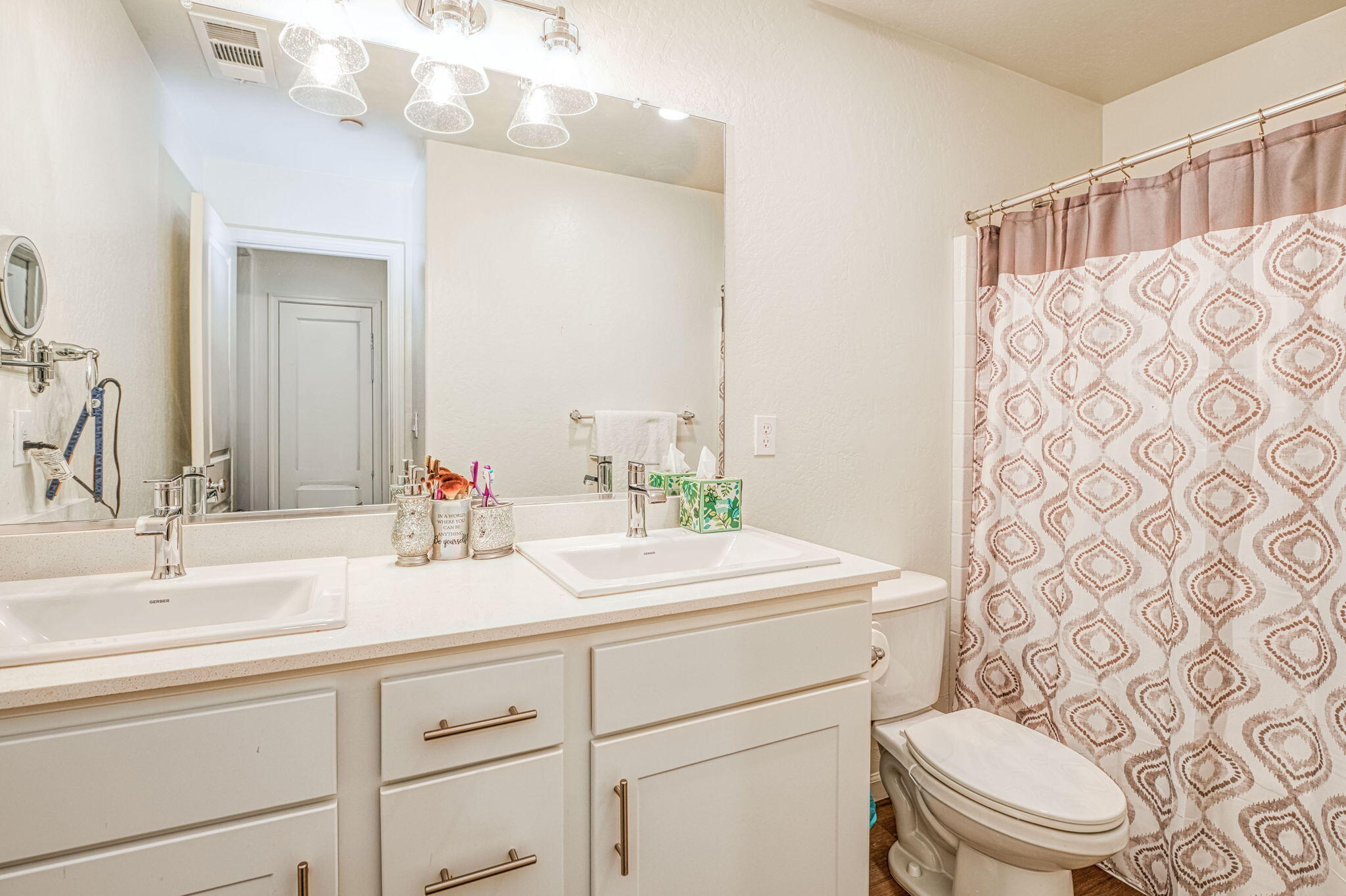 545 W Bravo Ave, Woodlake, CA 93286