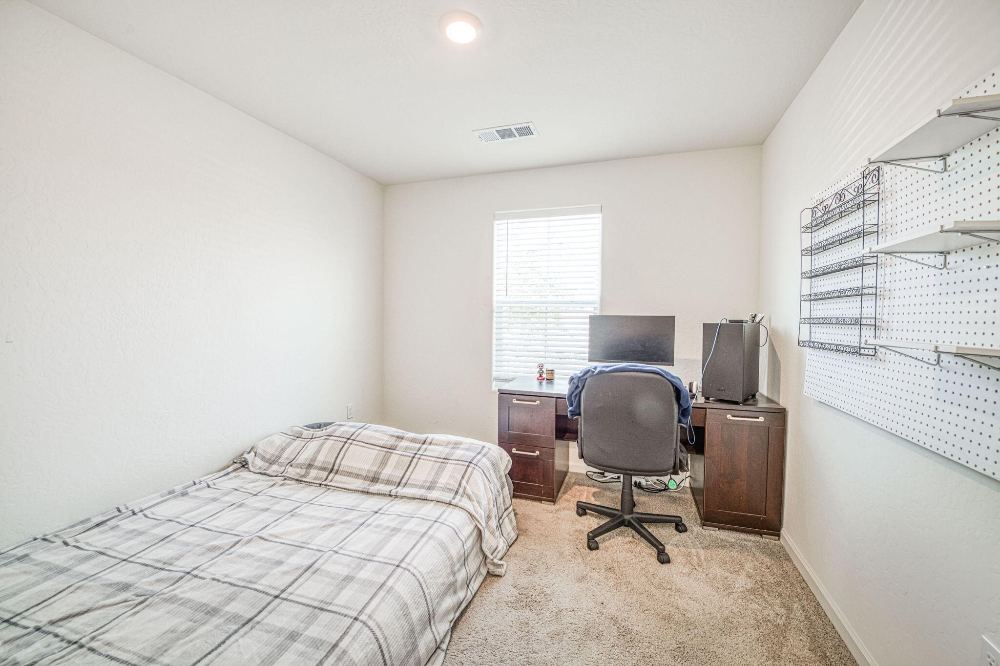 545 W Bravo Ave, Woodlake, CA 93286