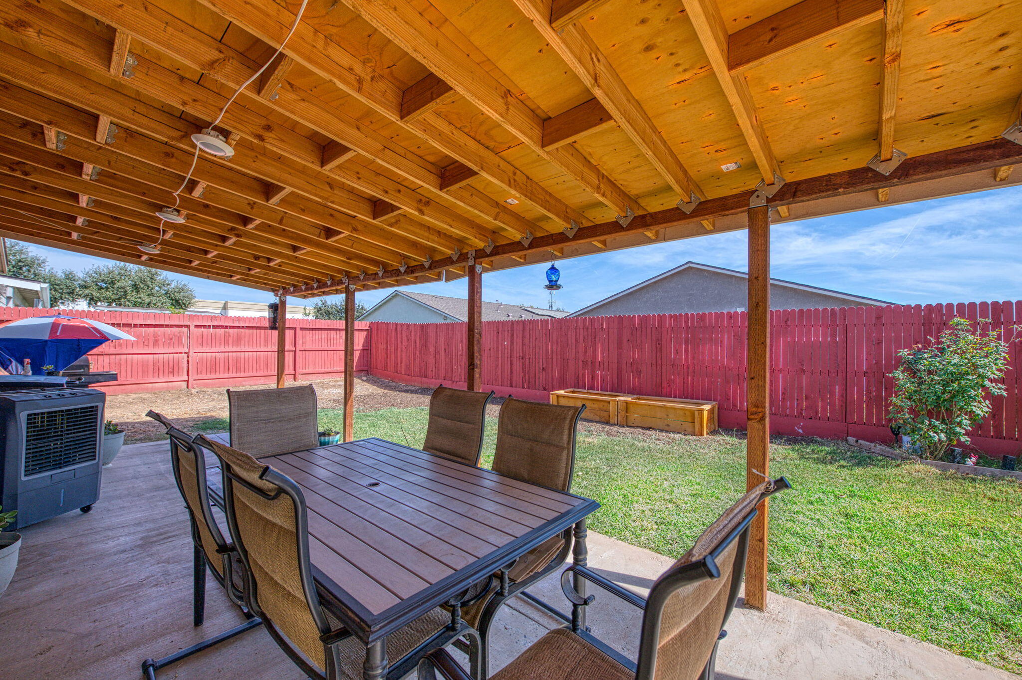 545 W Bravo Ave, Woodlake, CA 93286