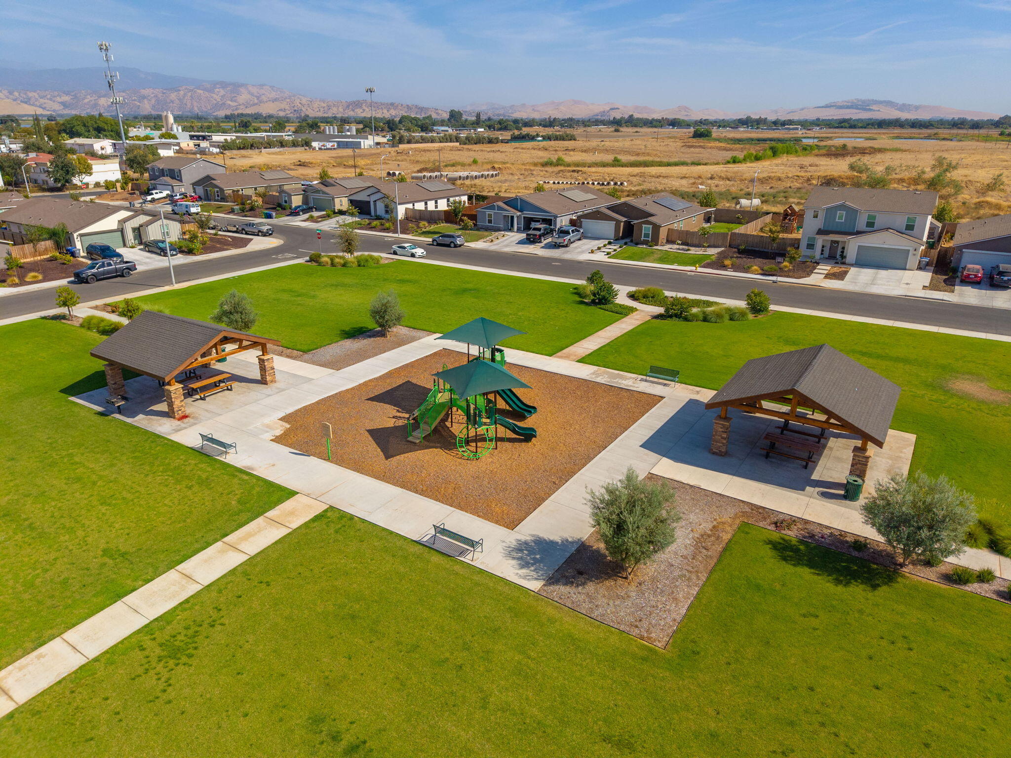 545 W Bravo Ave, Woodlake, CA 93286