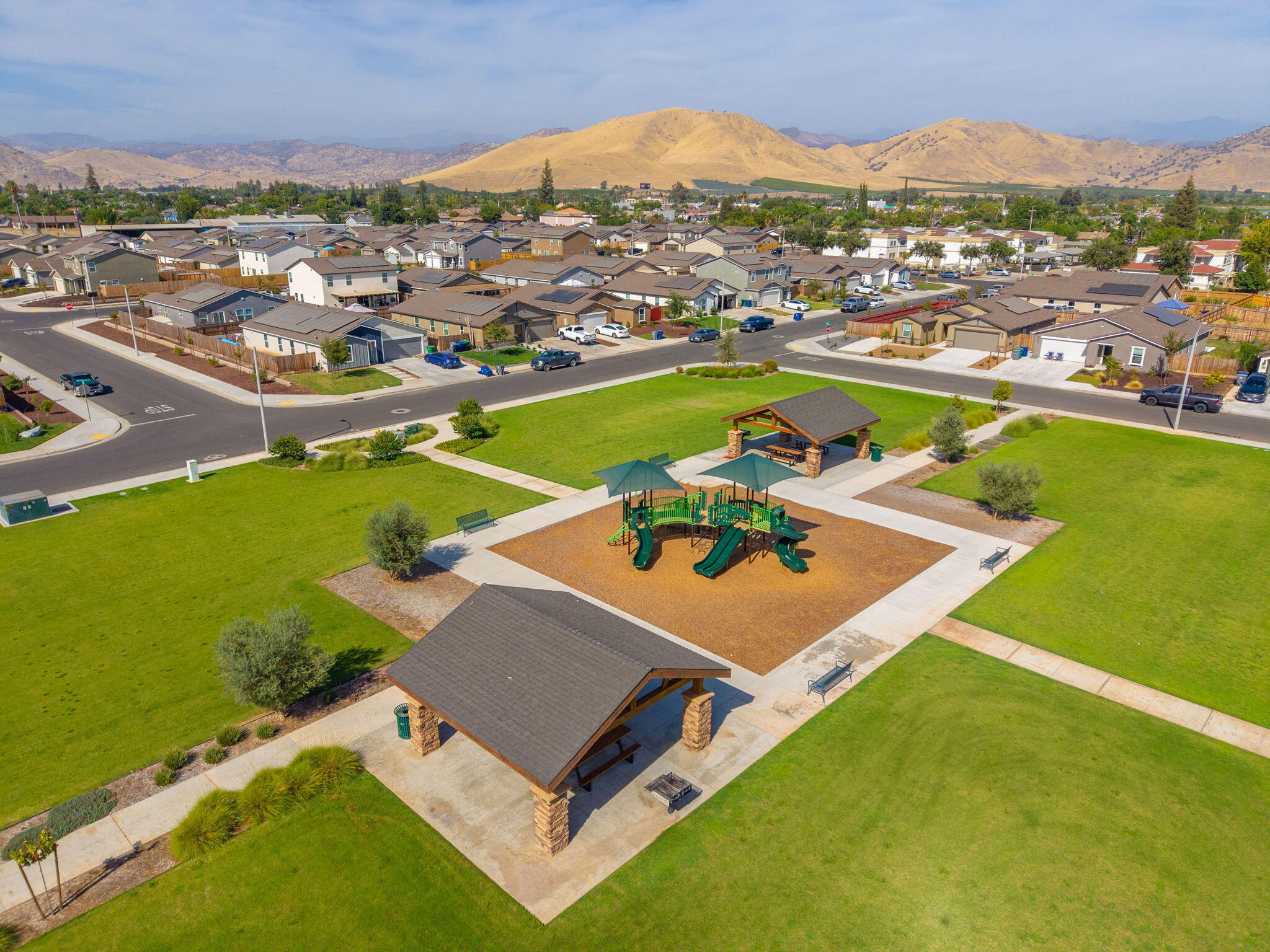 545 W Bravo Ave, Woodlake, CA 93286