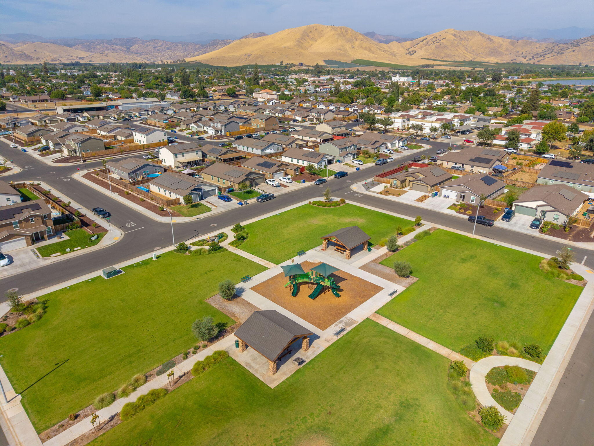 545 W Bravo Ave, Woodlake, CA 93286