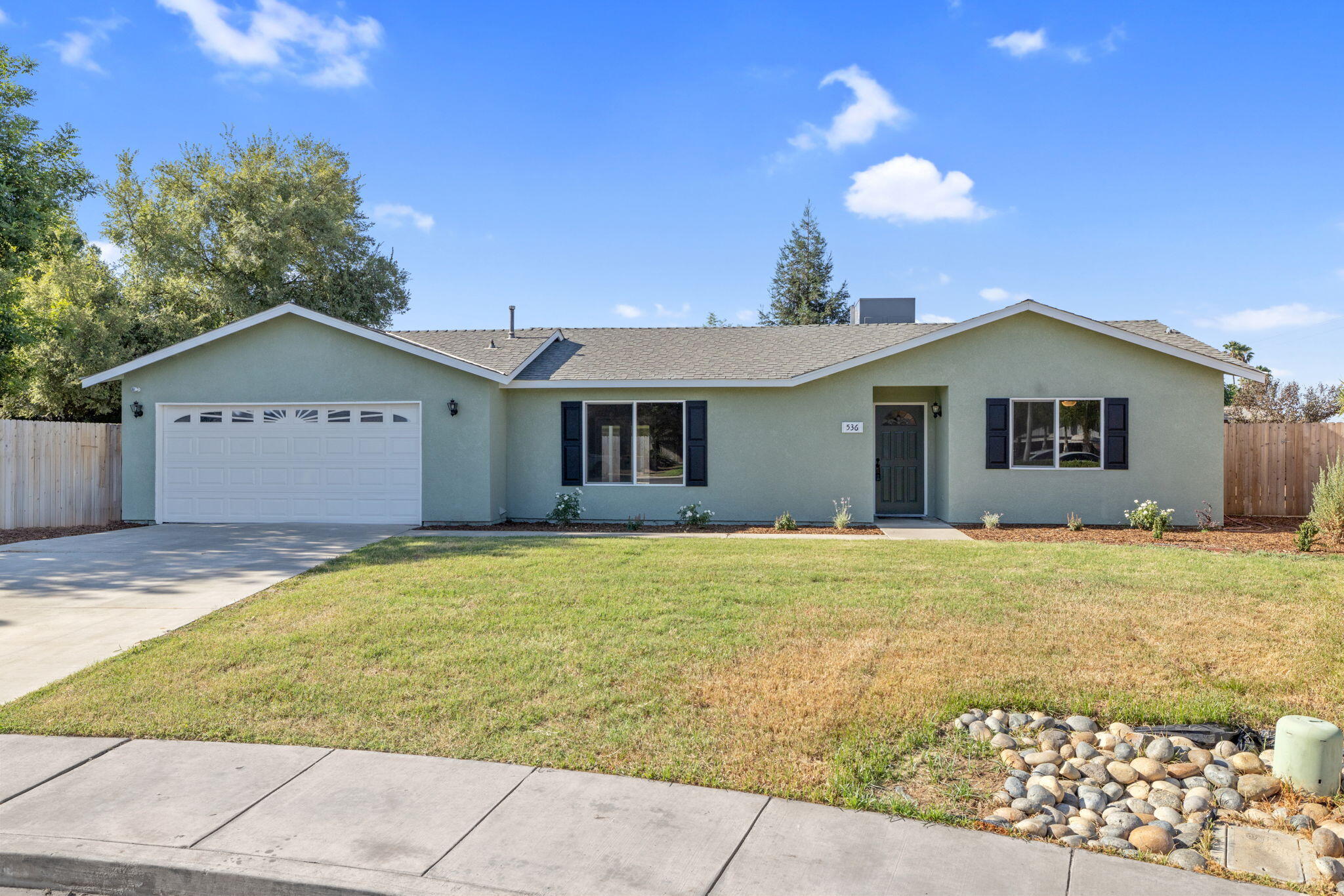 536 Cosart Ct, Exeter, CA 93221