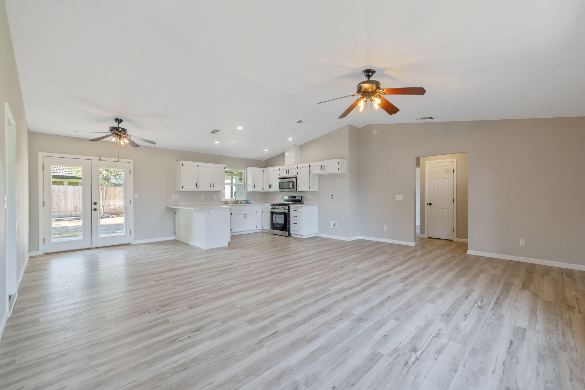 536 Cosart Ct, Exeter, CA 93221
