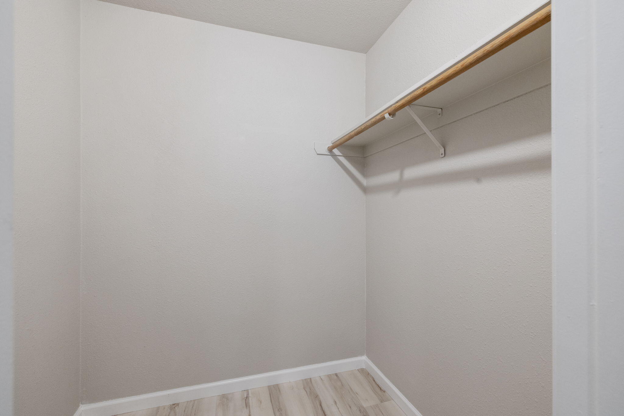 536 Cosart Ct, Exeter, CA 93221