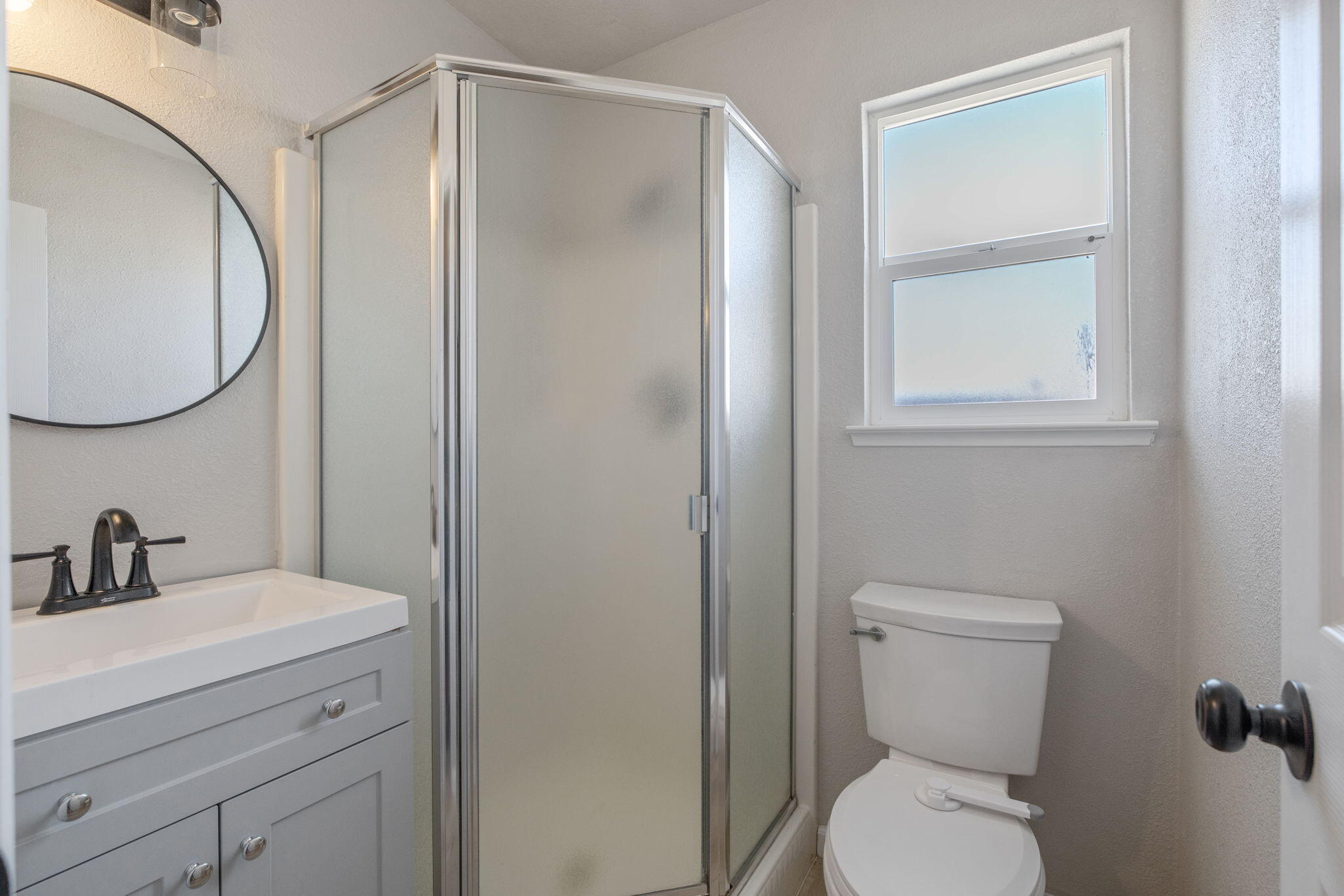 536 Cosart Ct, Exeter, CA 93221