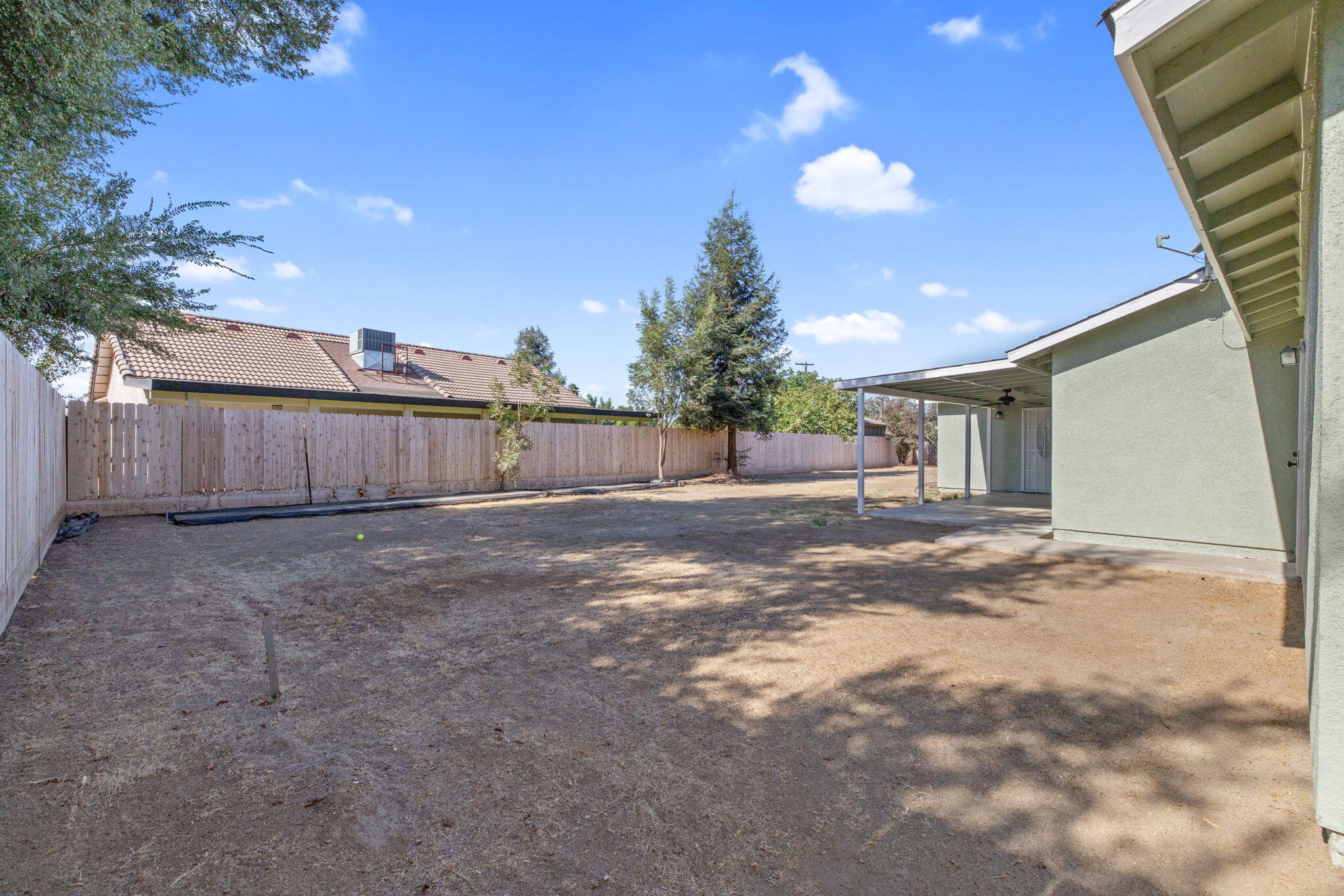 536 Cosart Ct, Exeter, CA 93221