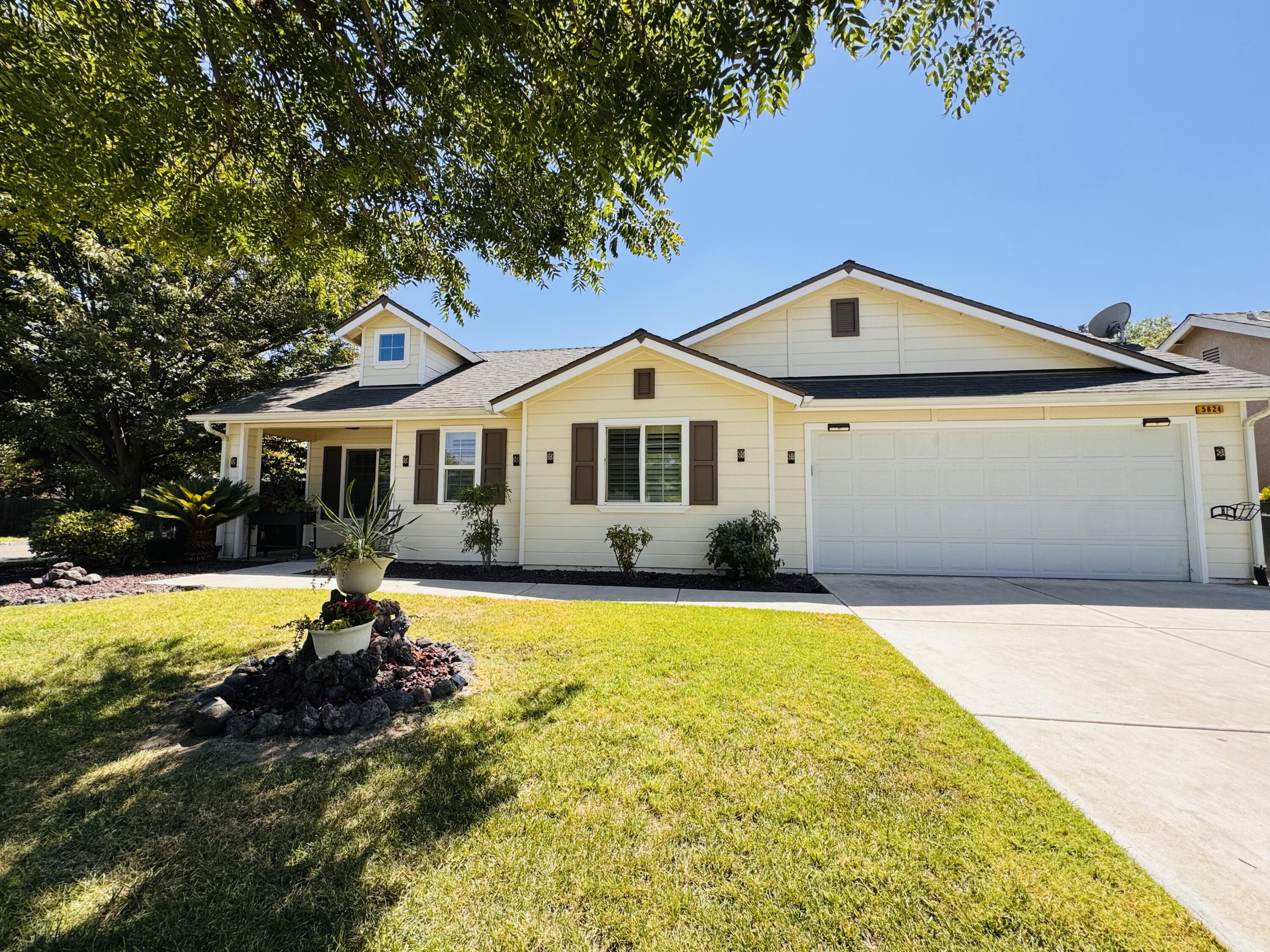 5824 E Kaviland Ave, Fresno, CA 93727