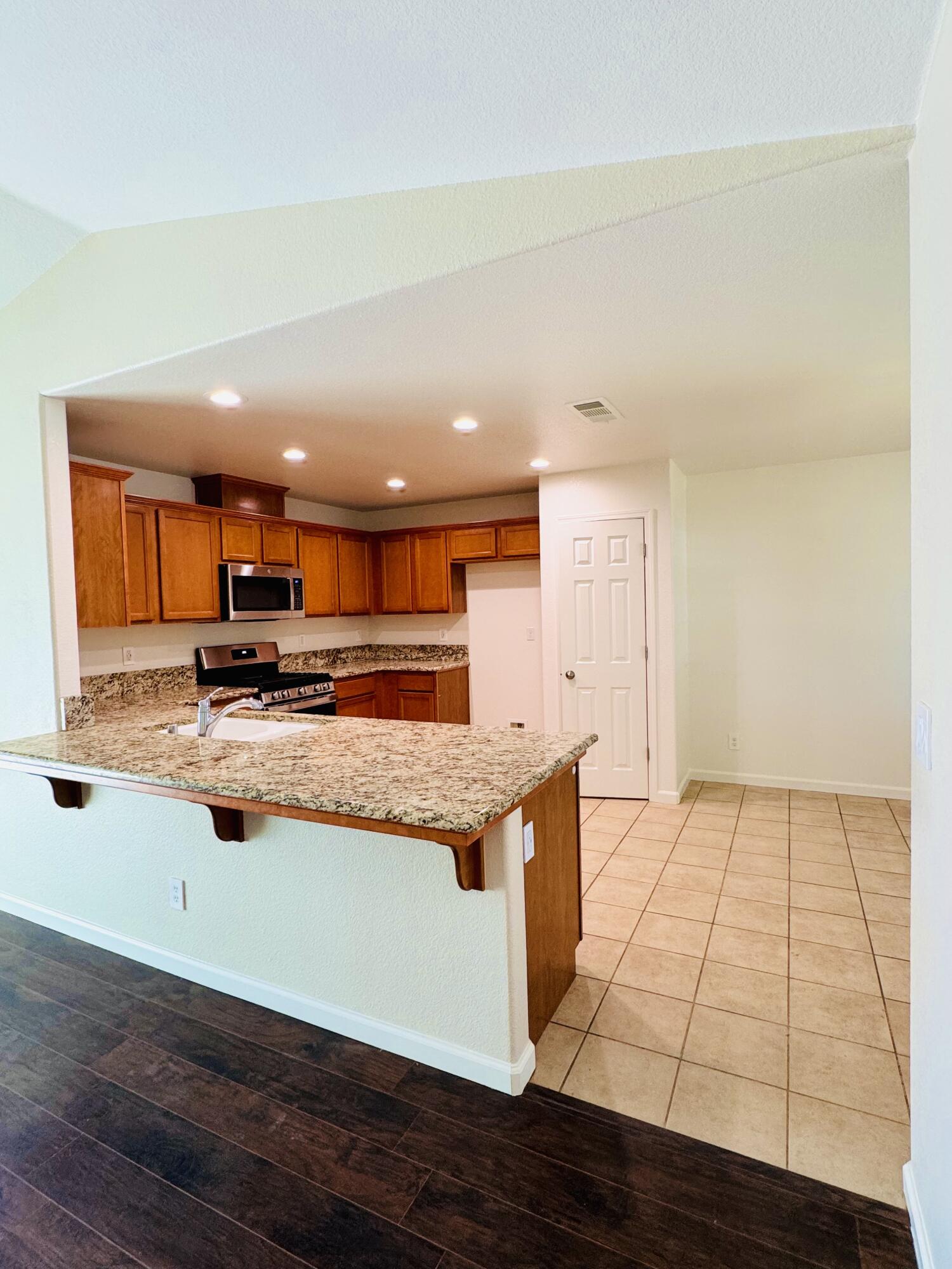 5824 E Kaviland Ave, Fresno, CA 93727
