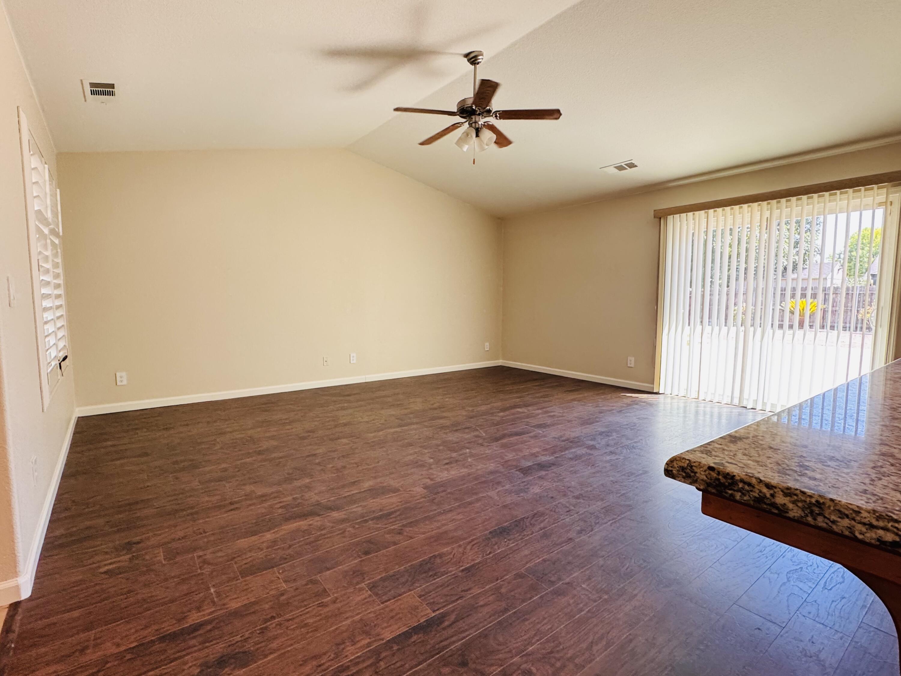 5824 E Kaviland Ave, Fresno, CA 93727