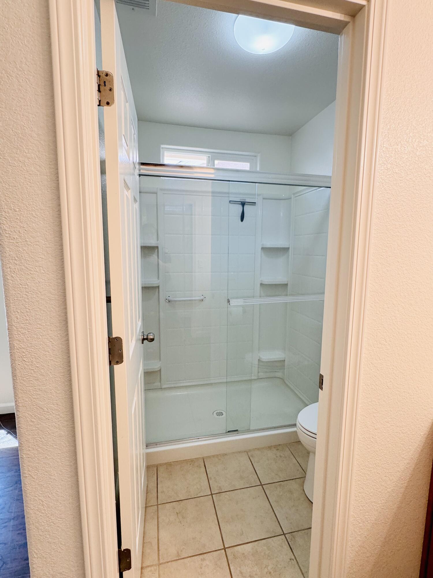 5824 E Kaviland Ave, Fresno, CA 93727