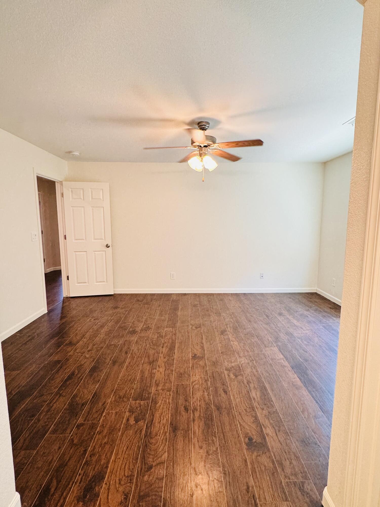5824 E Kaviland Ave, Fresno, CA 93727
