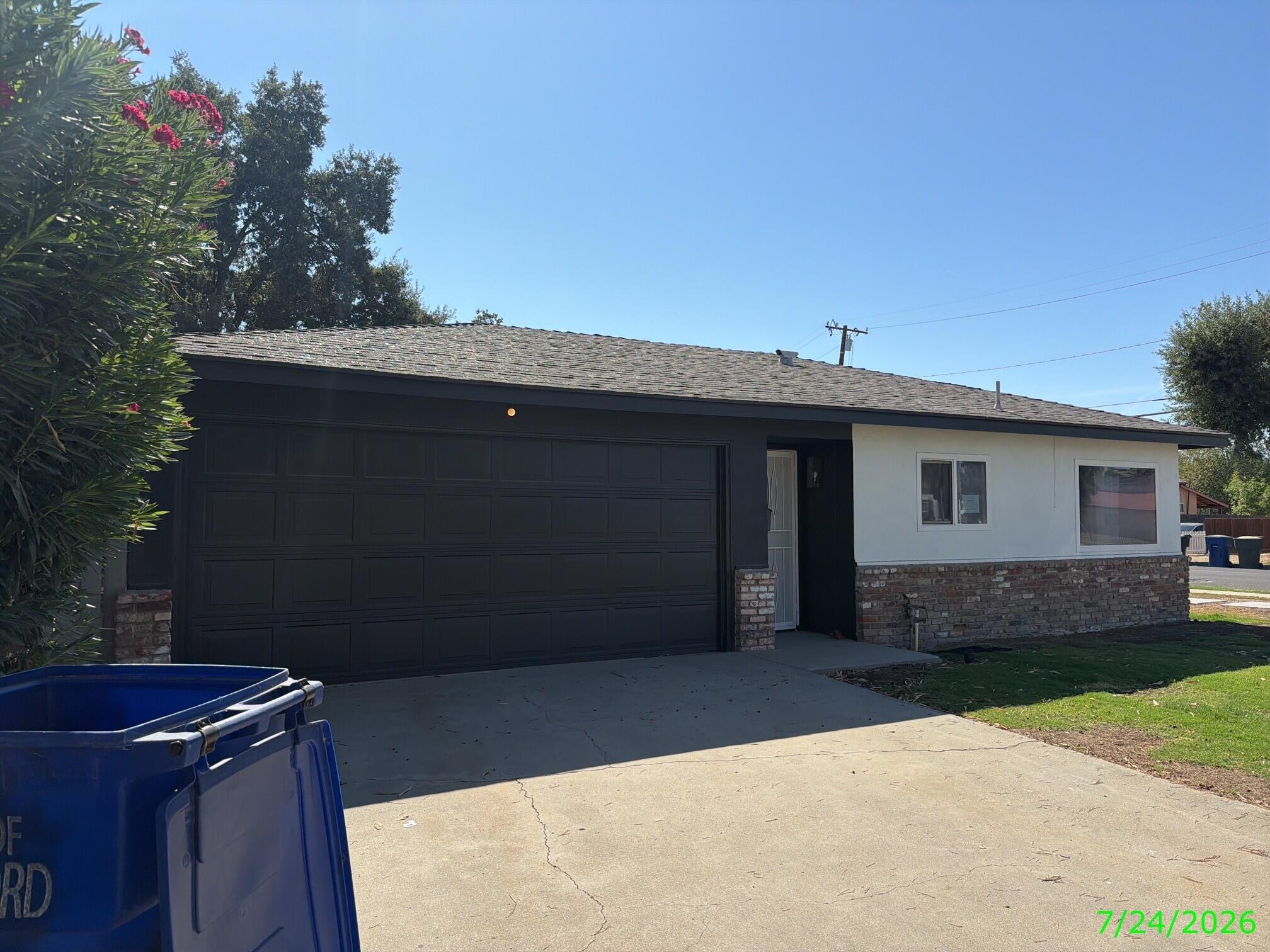 1201 N Redington St, Hanford, CA 93230