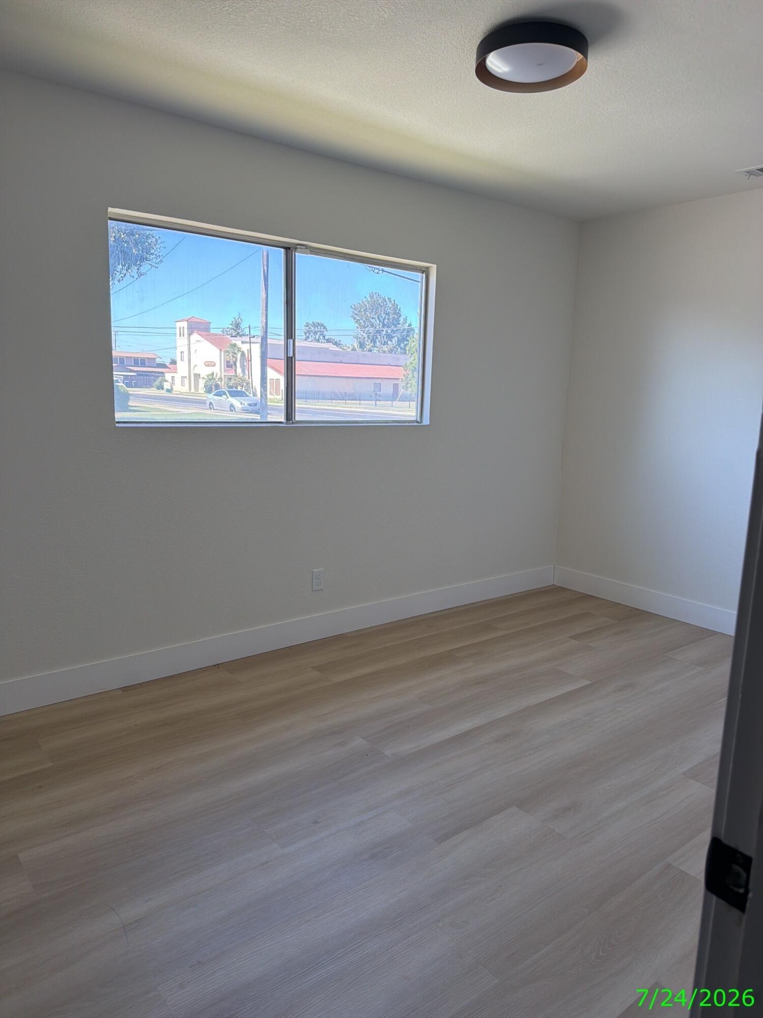 1201 N Redington St, Hanford, CA 93230