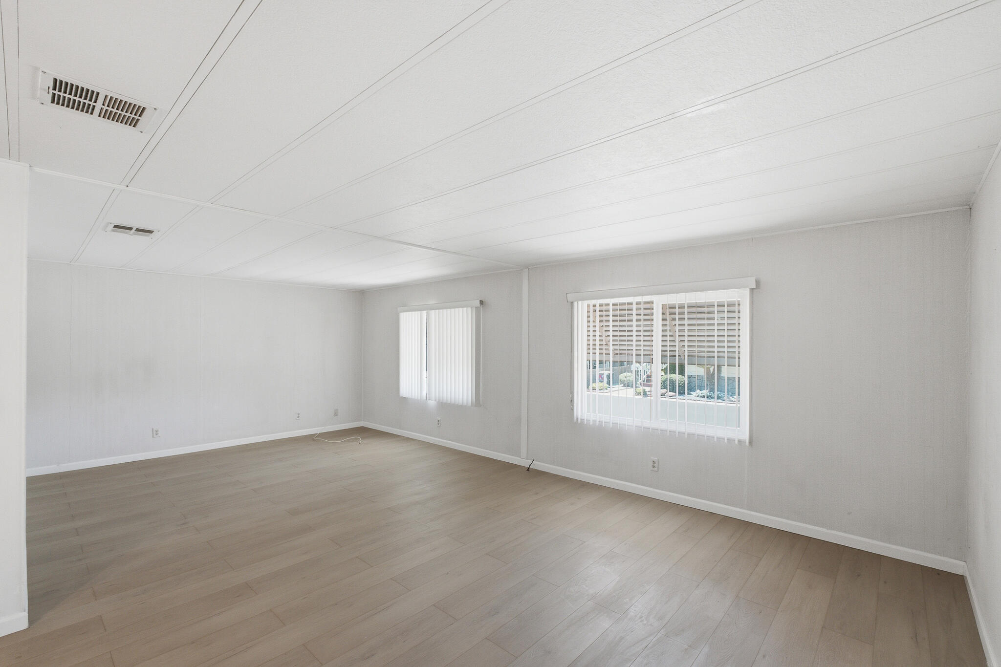 2627 W Midvalley Ave #141, Visalia, CA 93277