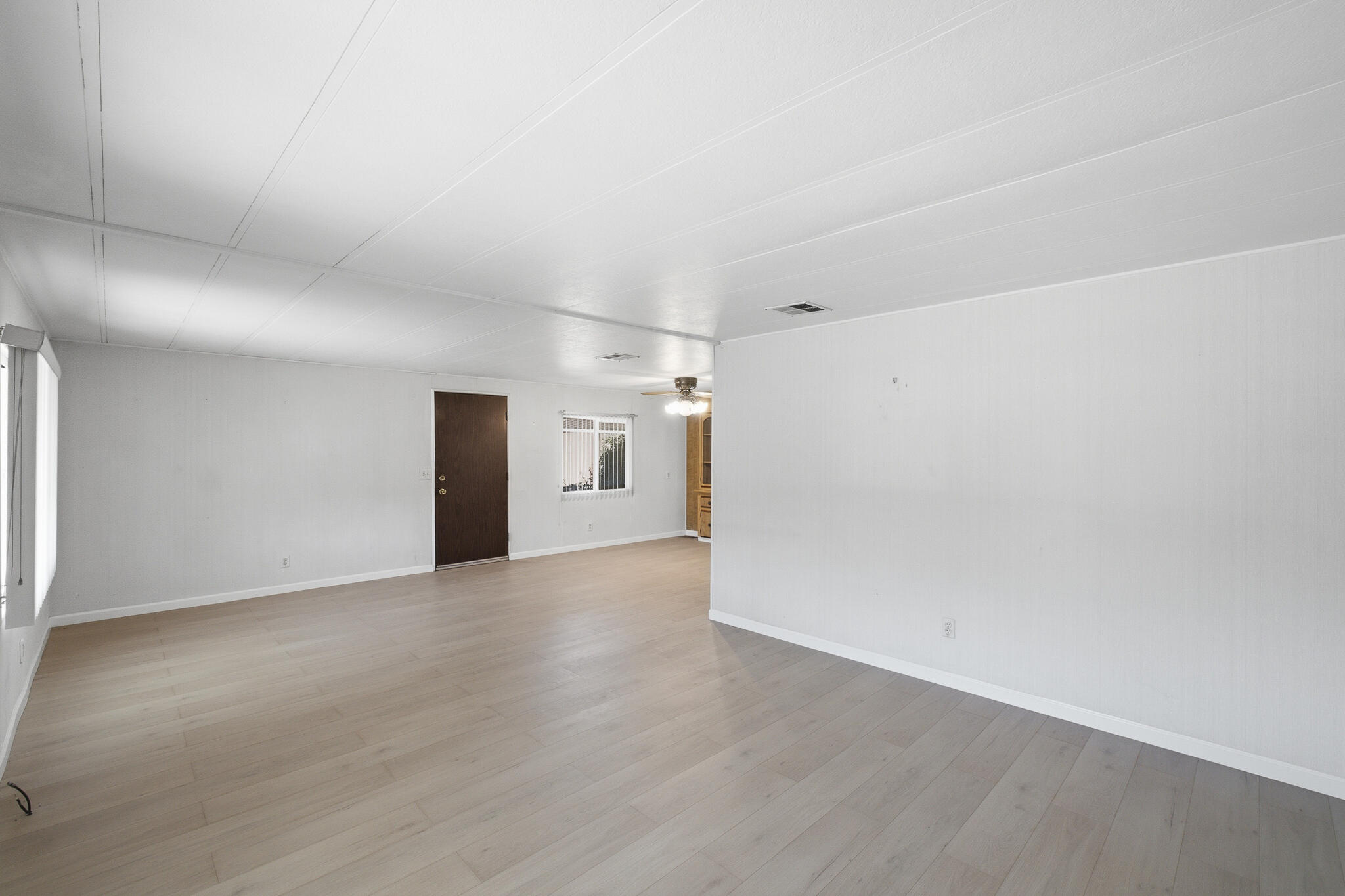 2627 W Midvalley Ave #141, Visalia, CA 93277