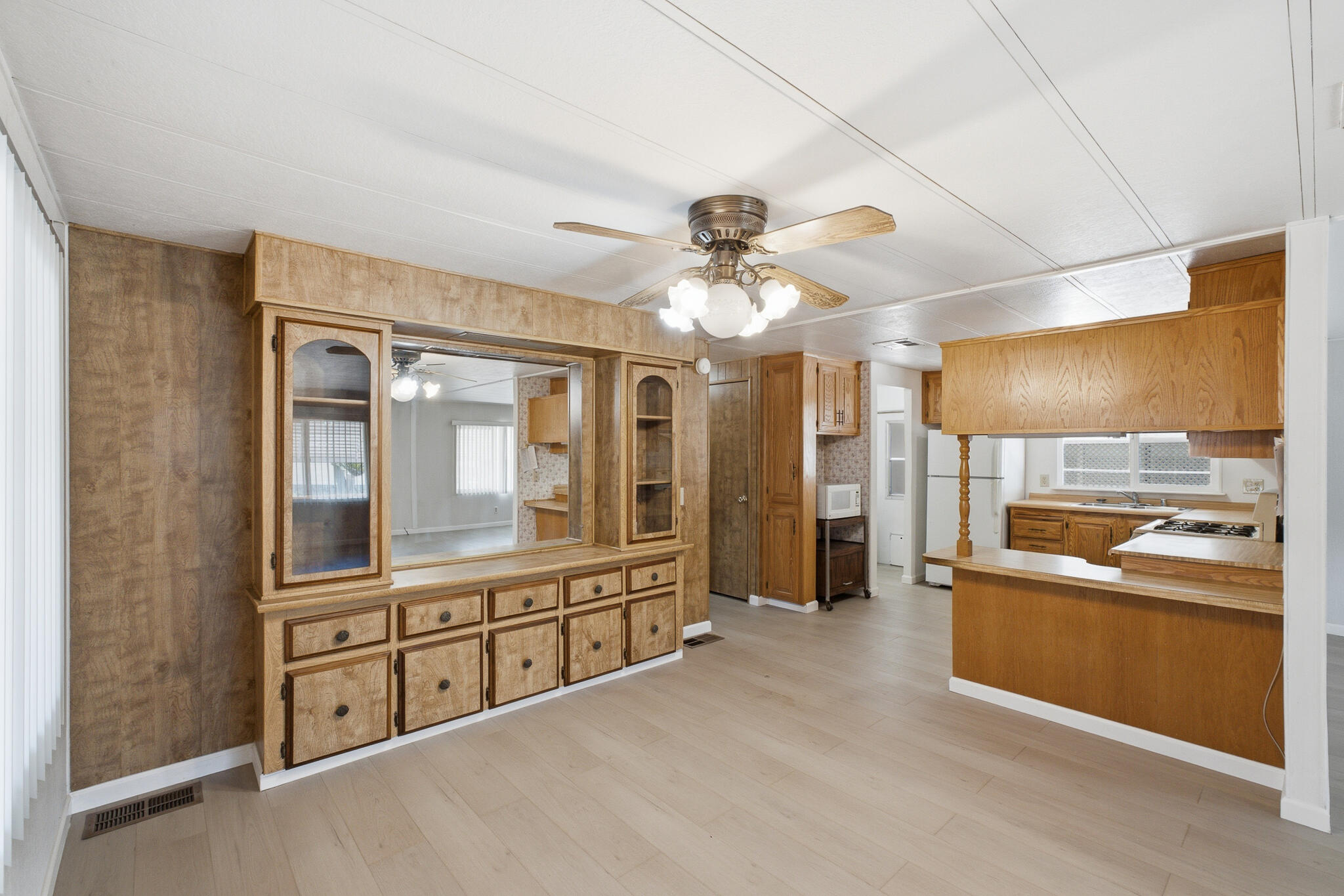 2627 W Midvalley Ave #141, Visalia, CA 93277