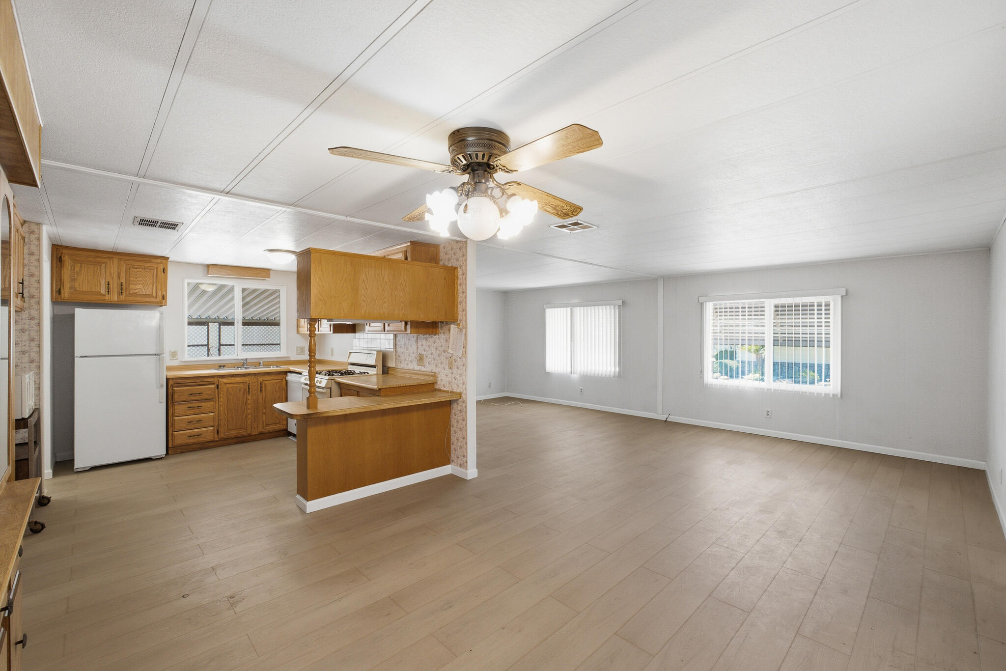 2627 W Midvalley Ave #141, Visalia, CA 93277