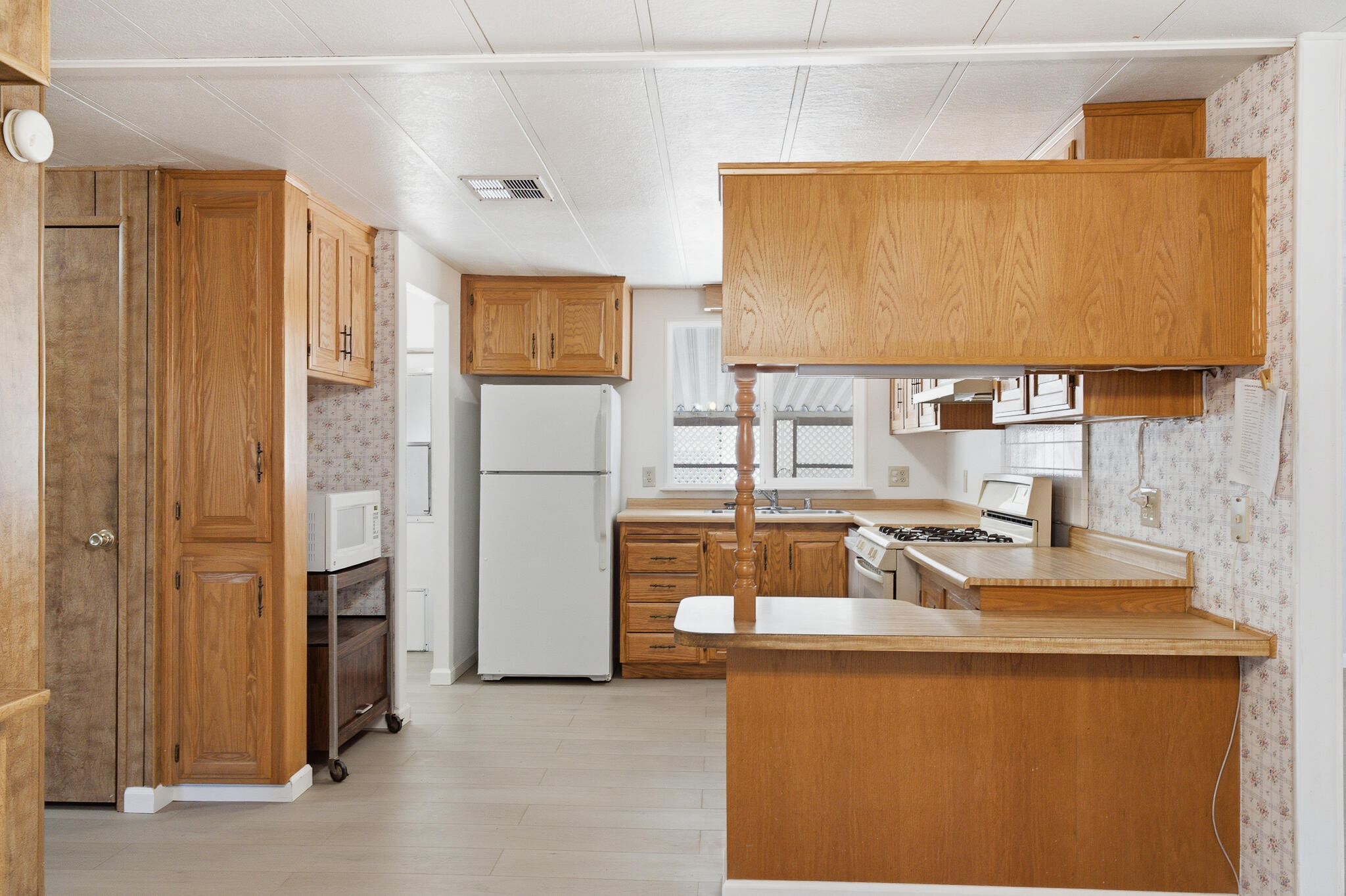 2627 W Midvalley Ave #141, Visalia, CA 93277