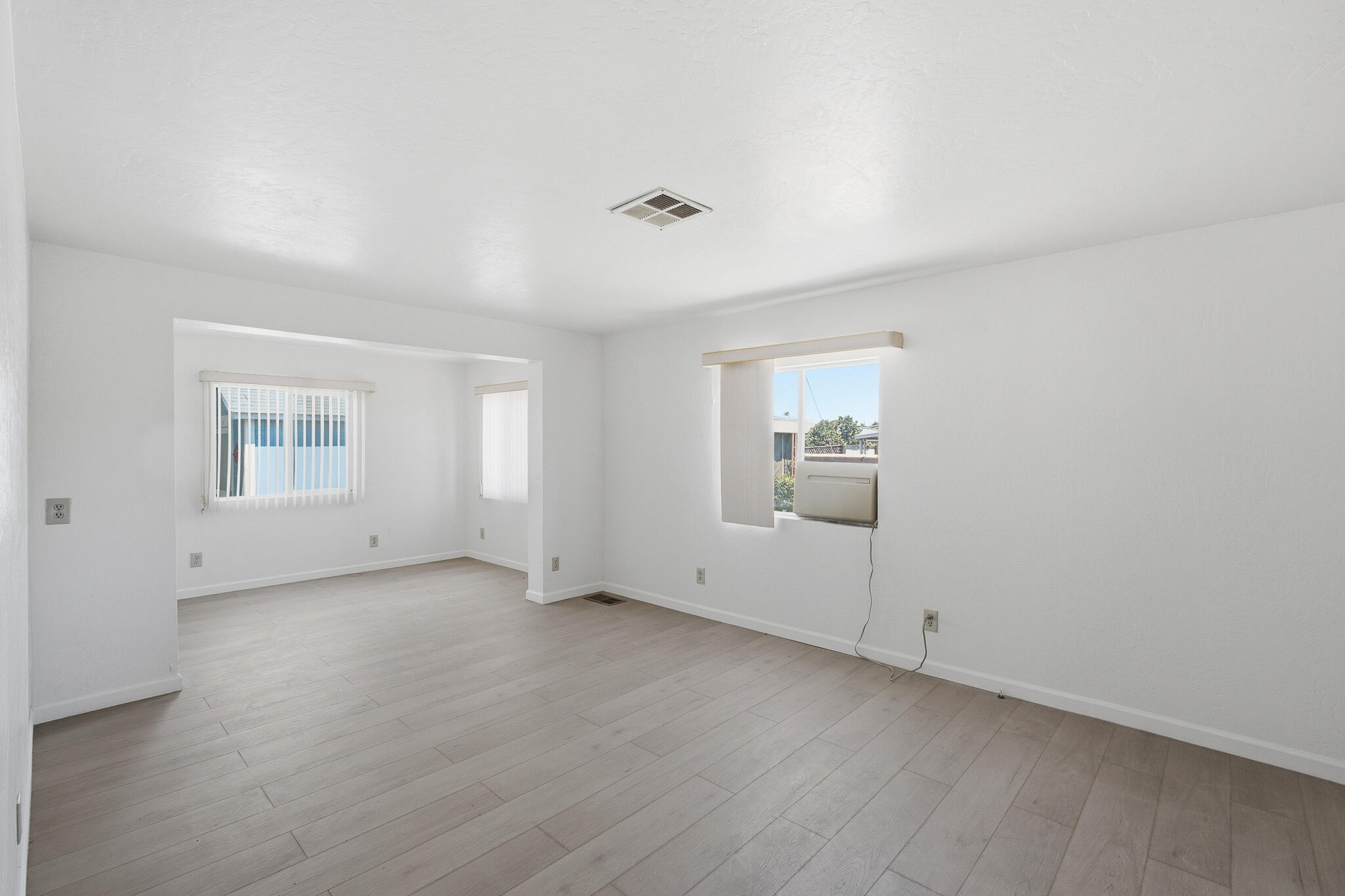 2627 W Midvalley Ave #141, Visalia, CA 93277