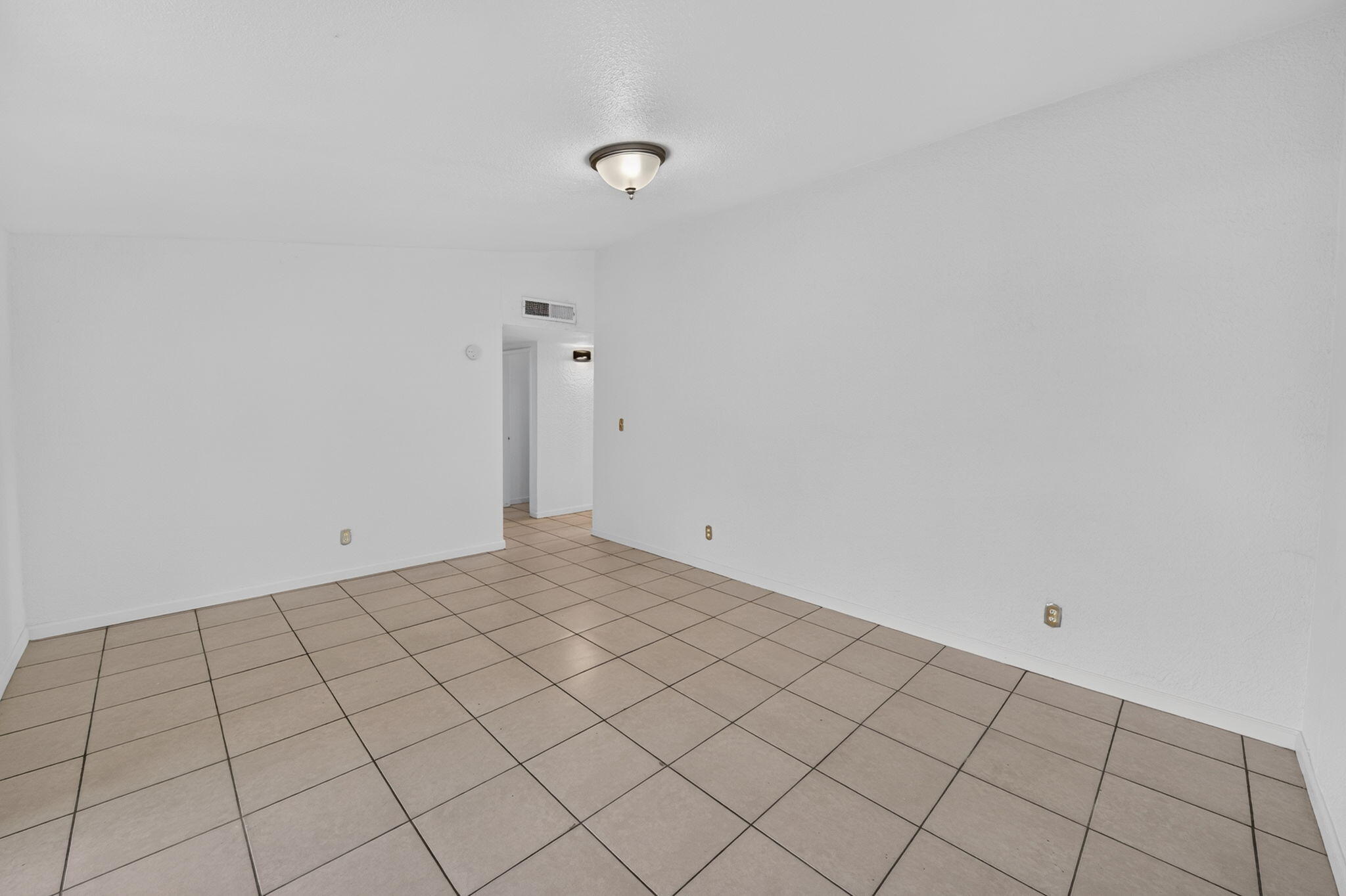 125 W Sunnyview Ave, Visalia, CA 93291