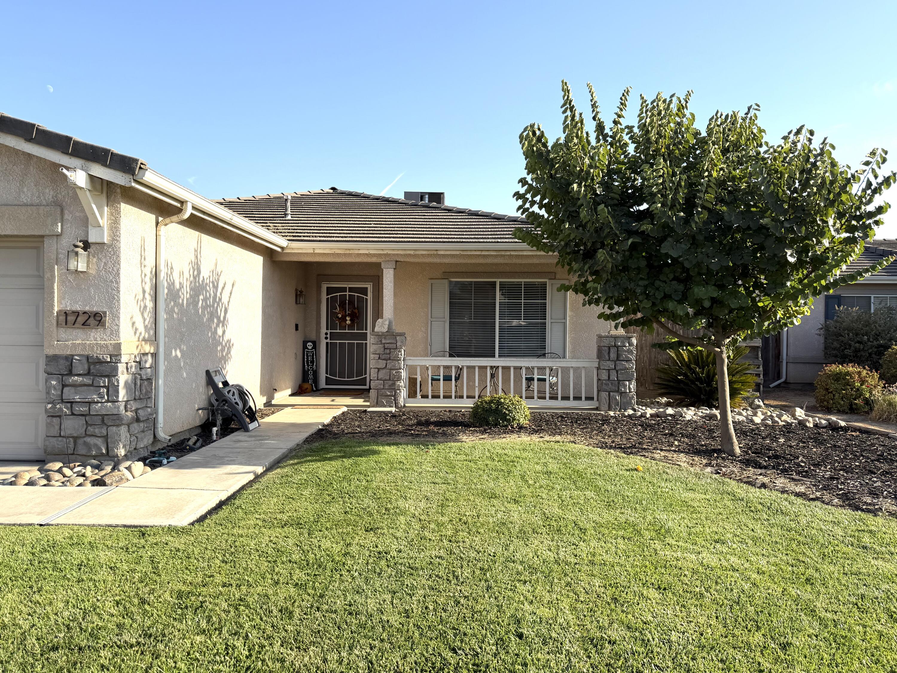 1729 E Monte Verde Ave, Visalia, CA 93292