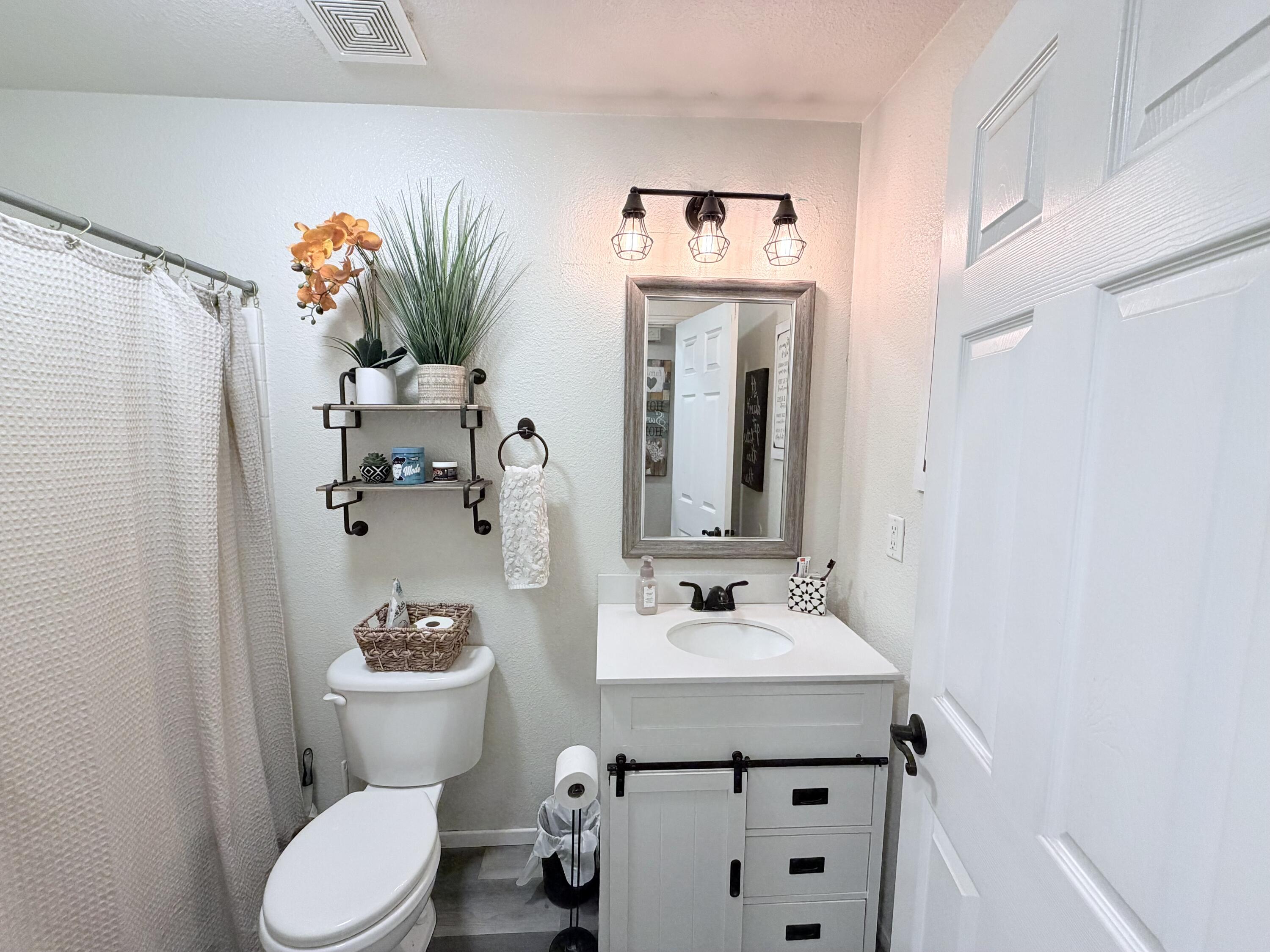 1729 E Monte Verde Ave, Visalia, CA 93292