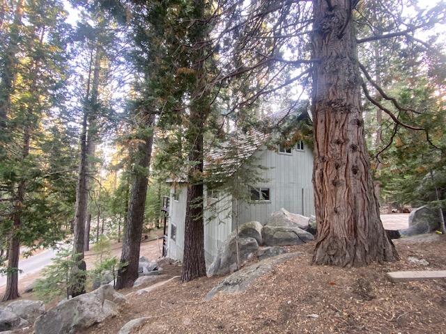 57501 Crest Dr, Springville, CA 93265
