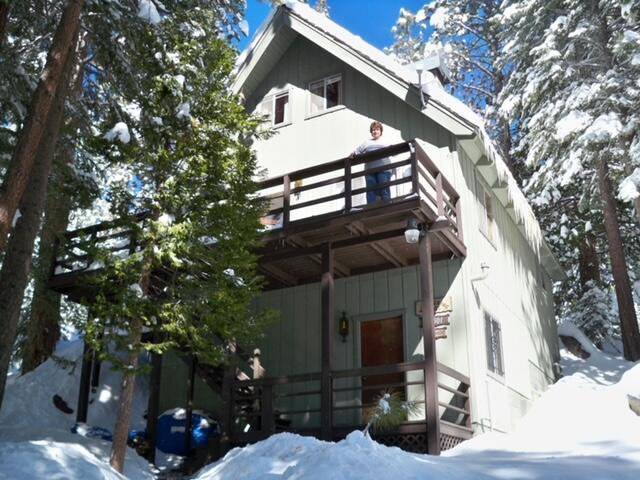 57501 Crest Dr, Springville, CA 93265