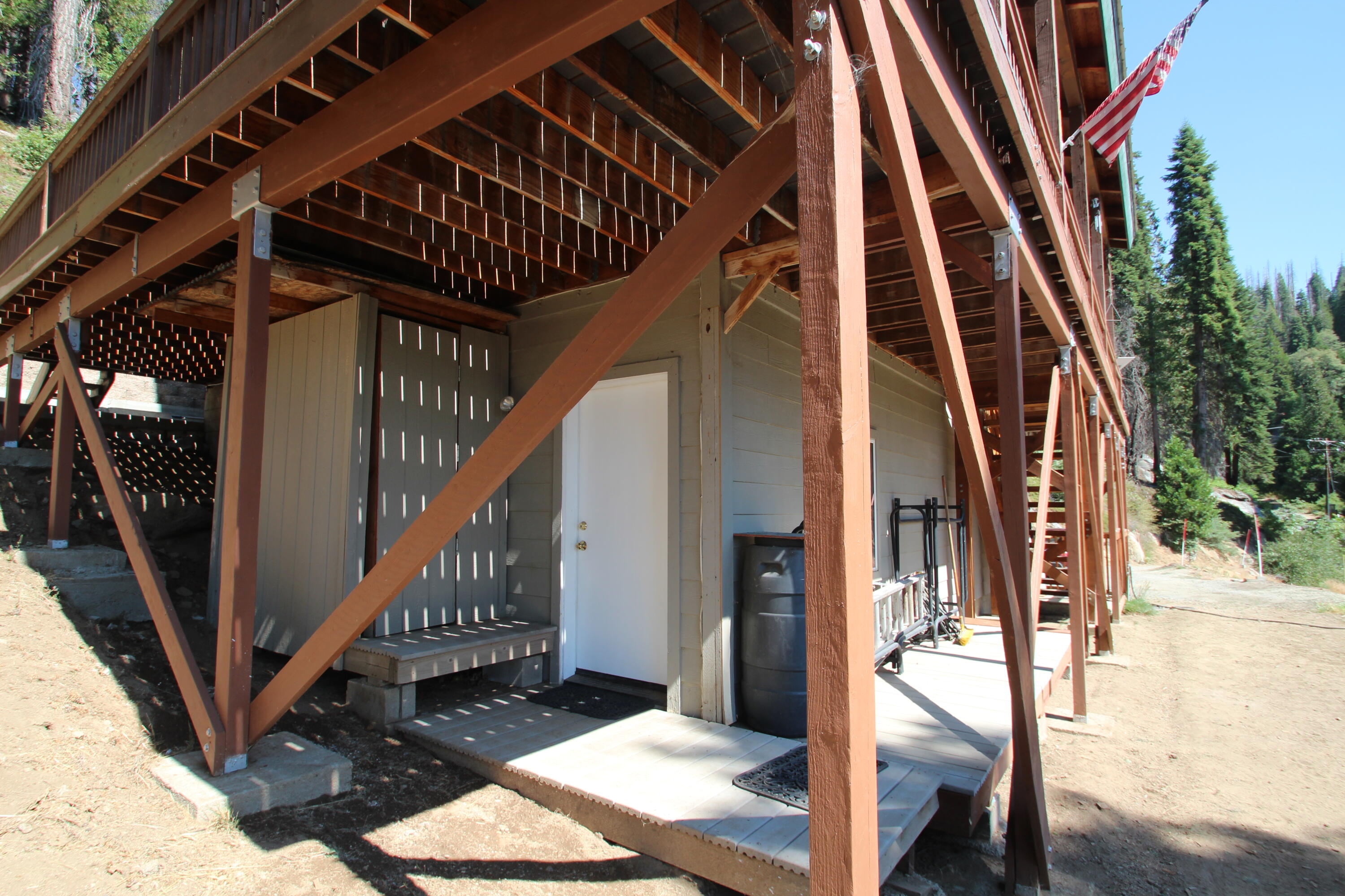 53434 Redwood Dr, Springville, CA 93265