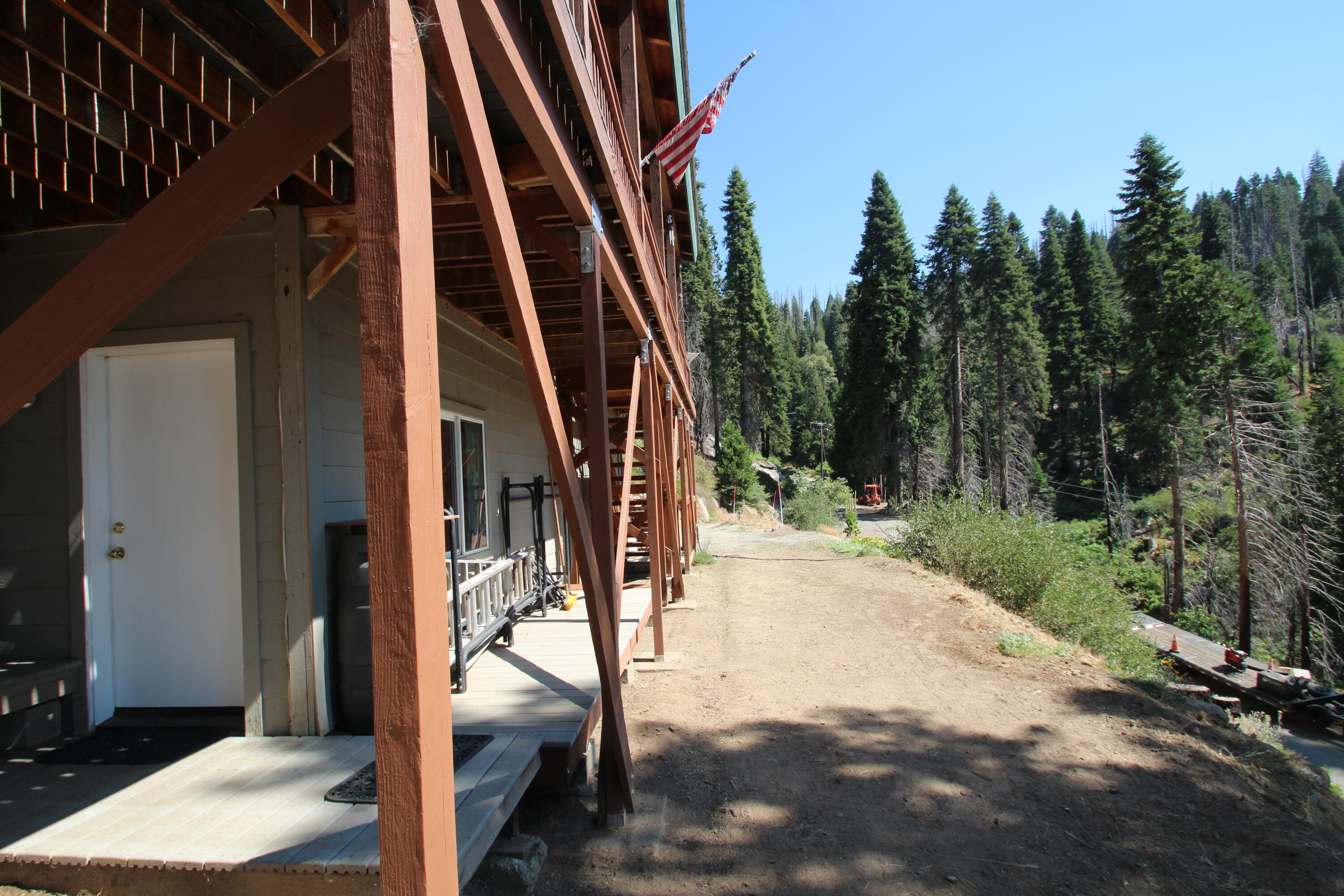 53434 Redwood Dr, Springville, CA 93265