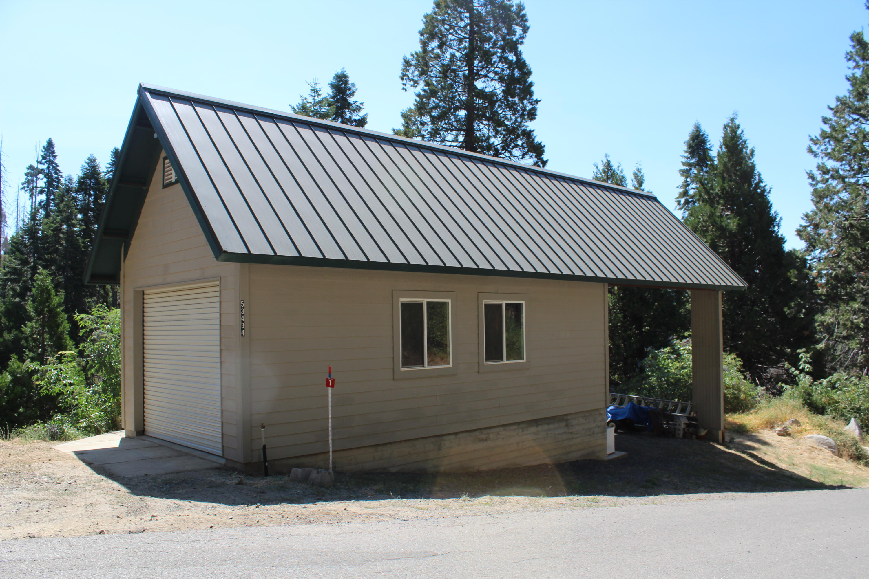 53434 Redwood Dr, Springville, CA 93265