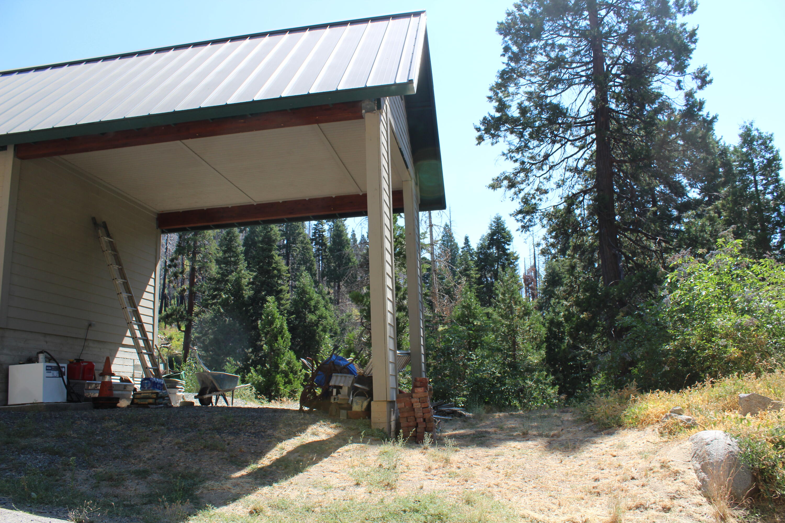 53434 Redwood Dr, Springville, CA 93265