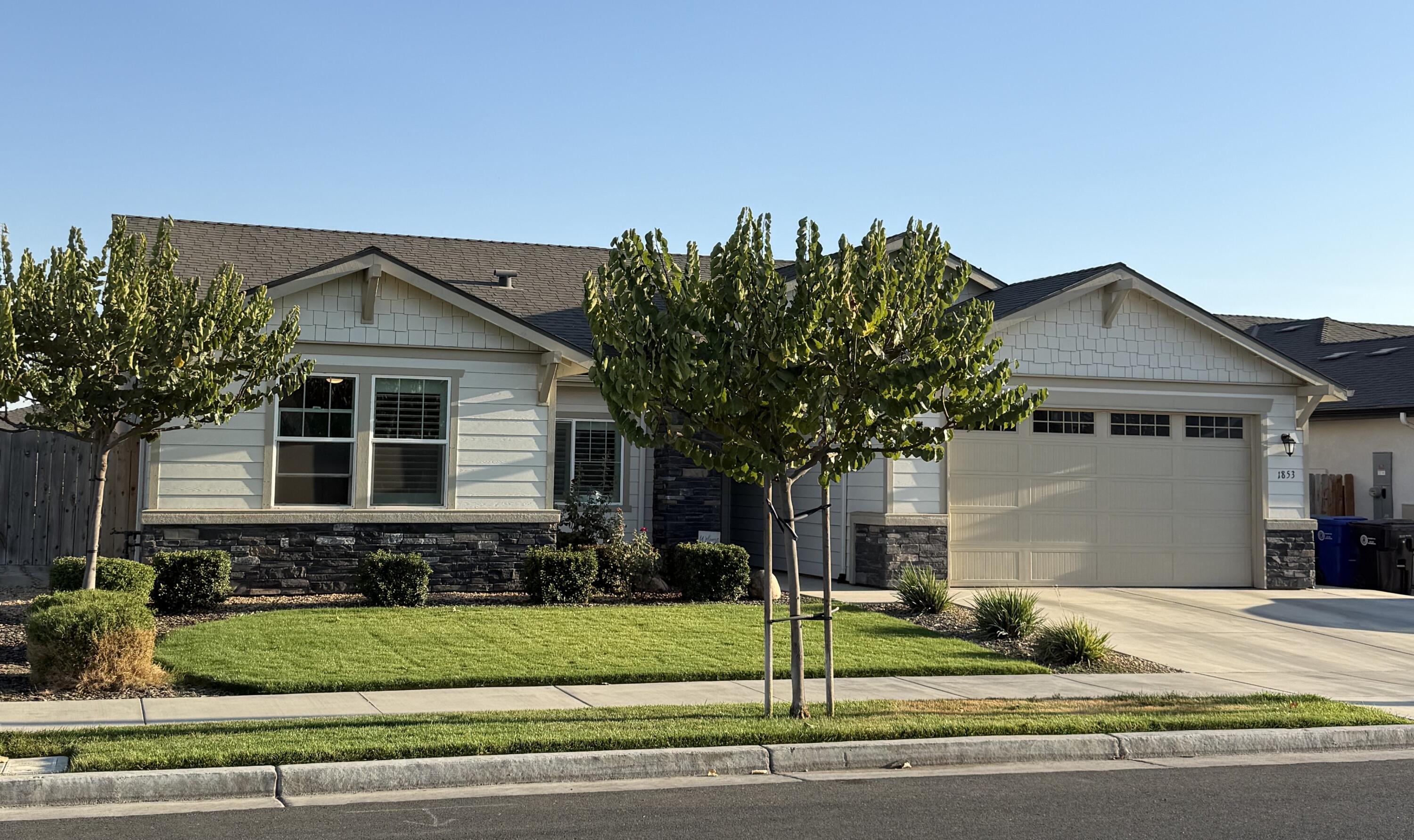 1853 W Date Ave, Porterville, CA 93257