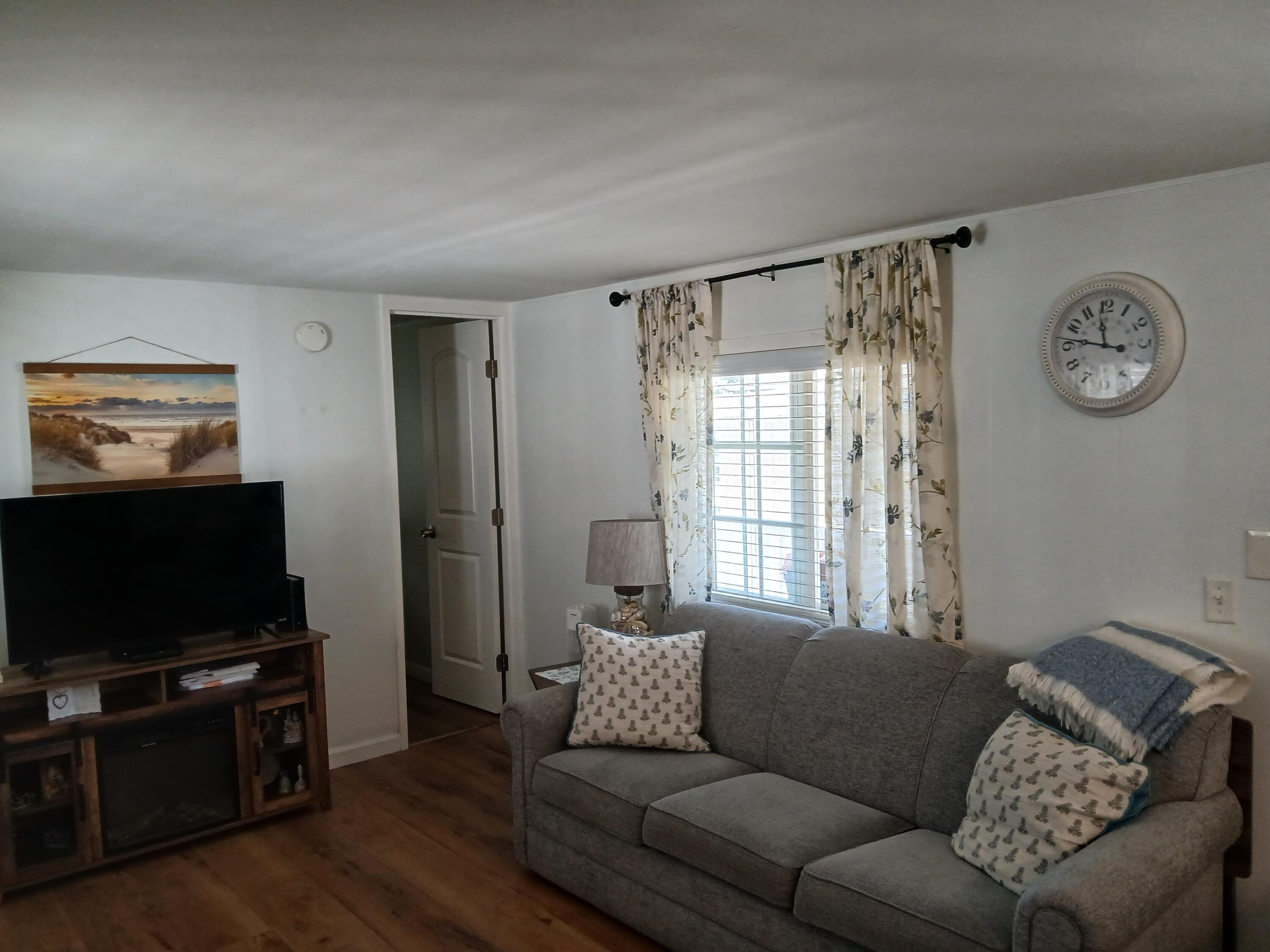 1370 W Grand Ave #104, Grover Beach, CA 93433