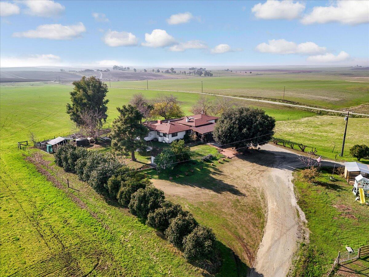 28002 Ave 56, Porterville, CA 93257