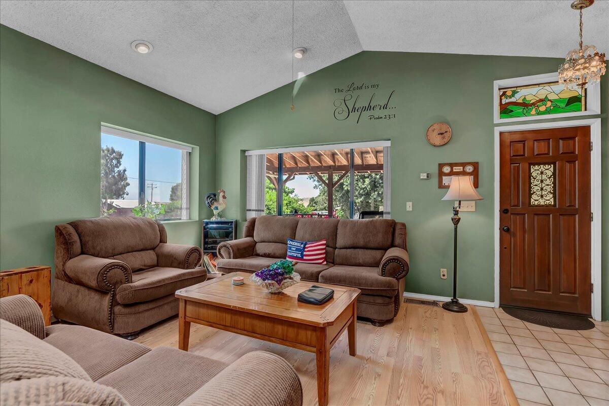 28002 Ave 56, Porterville, CA 93257