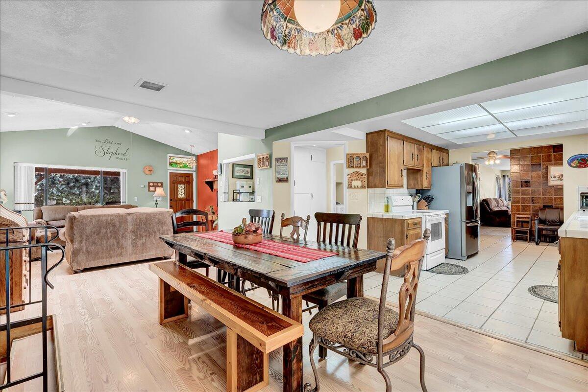 28002 Ave 56, Porterville, CA 93257